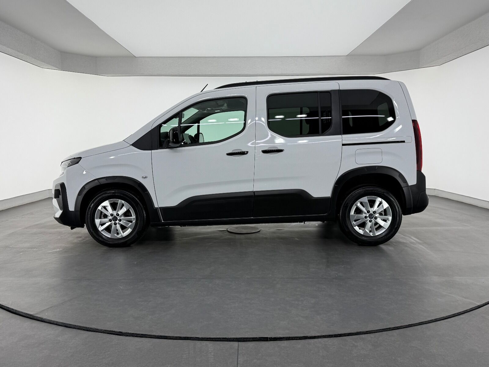 Peugeot Rifter 1.5 BlueHDI Allure EAT8 - 2026 - Detay