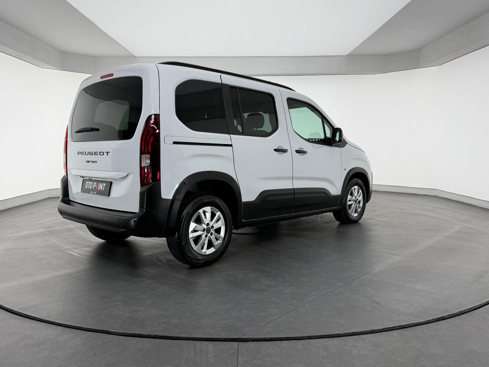 Peugeot Rifter 1.5 BlueHDI Allure EAT8 - 2026 - Detay
