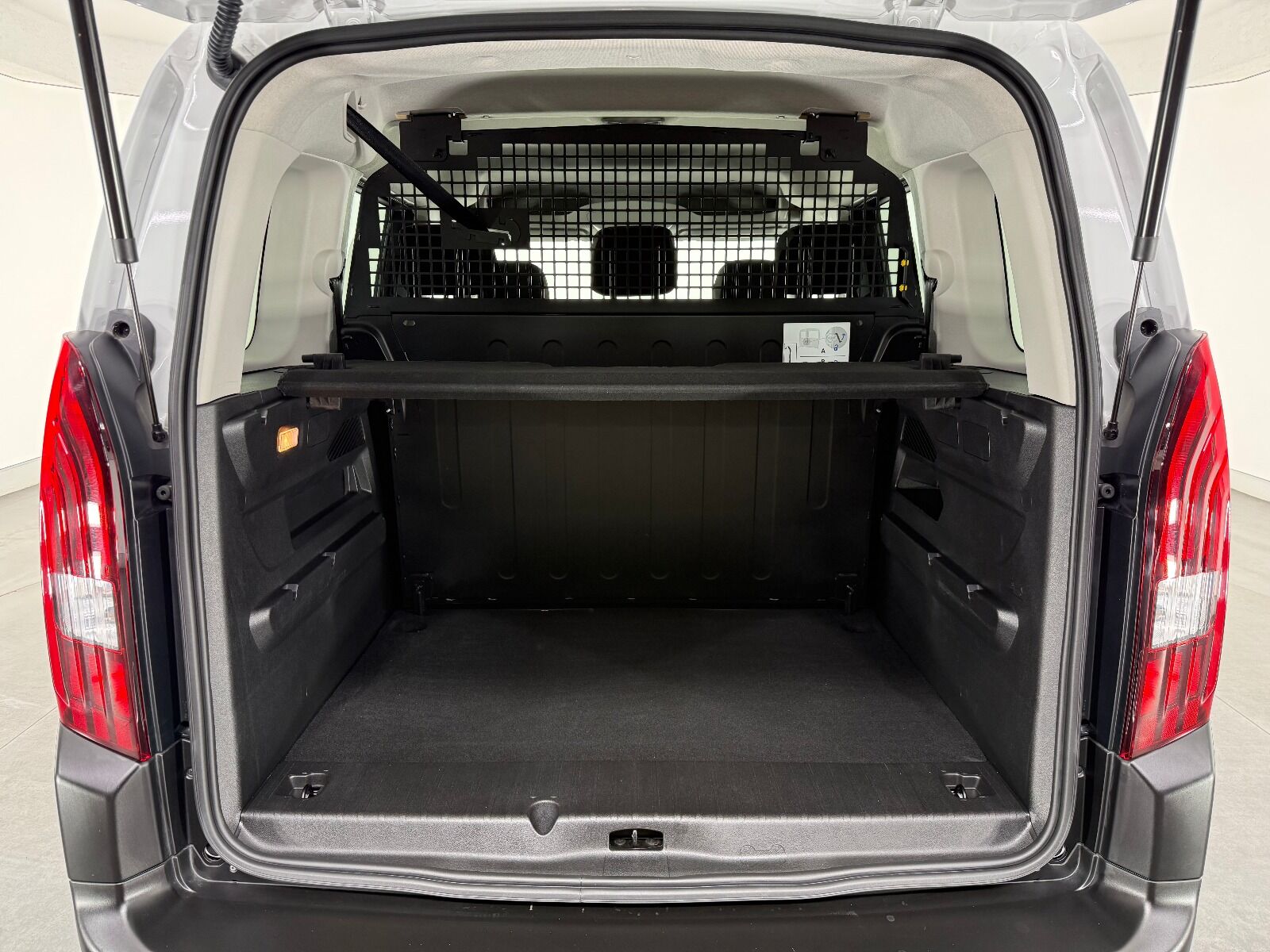 Peugeot Rifter 1.5 BlueHDI Allure EAT8 - 2026 - Detay
