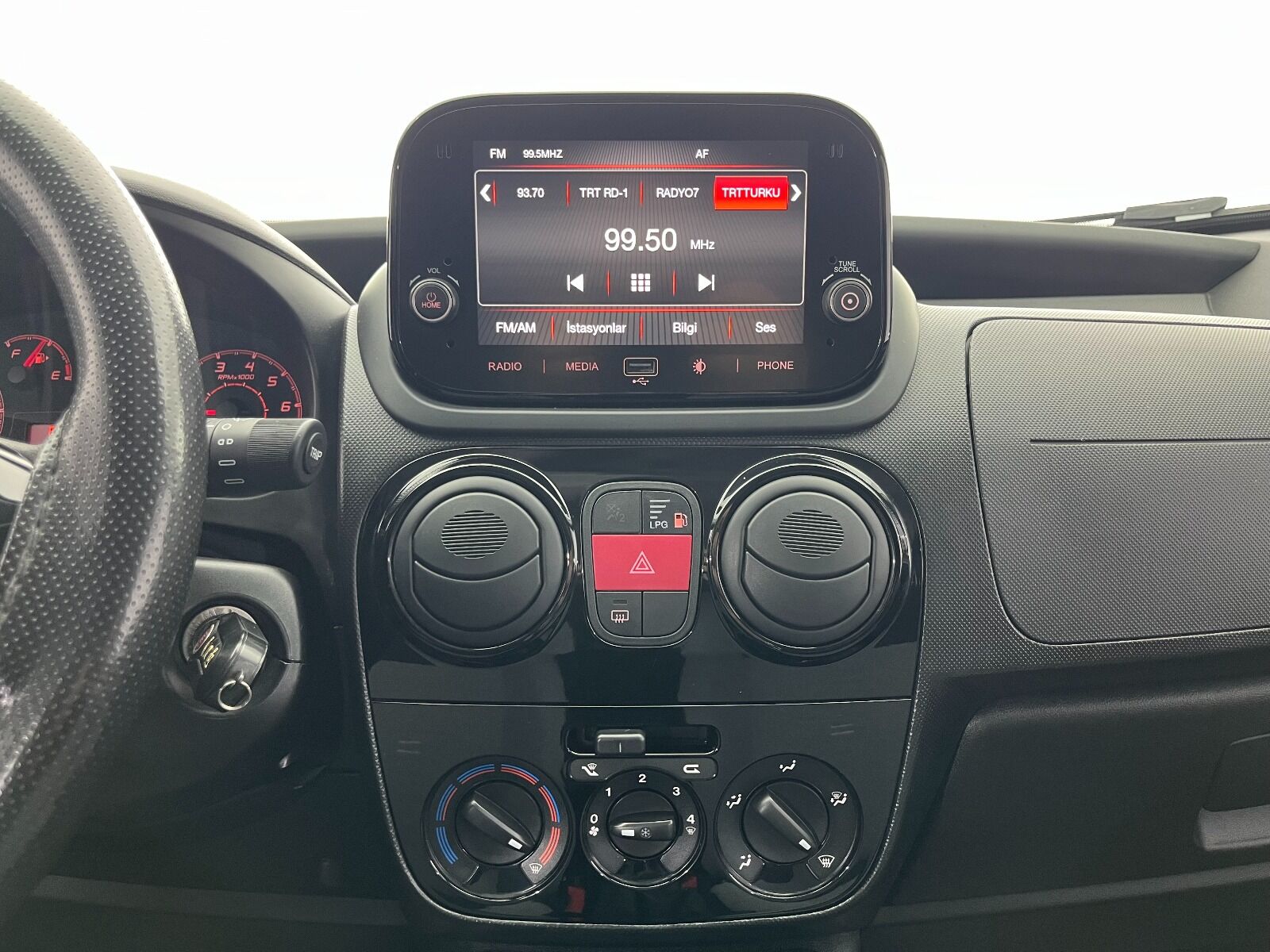 Fiat Fiorino Combi 1.4 Eko Safeline - 2023 - Detay