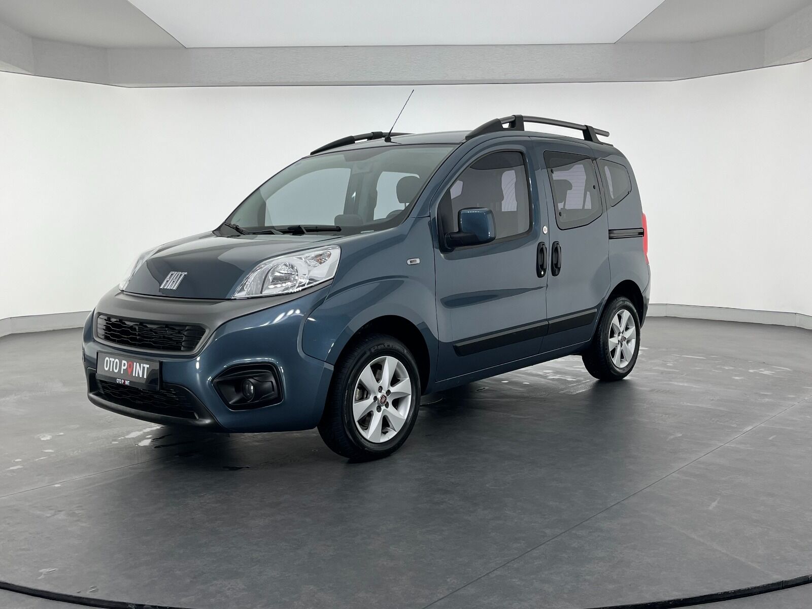 Fiat Fiorino Combi 1.4 Eko Safeline - 2023 - Detay