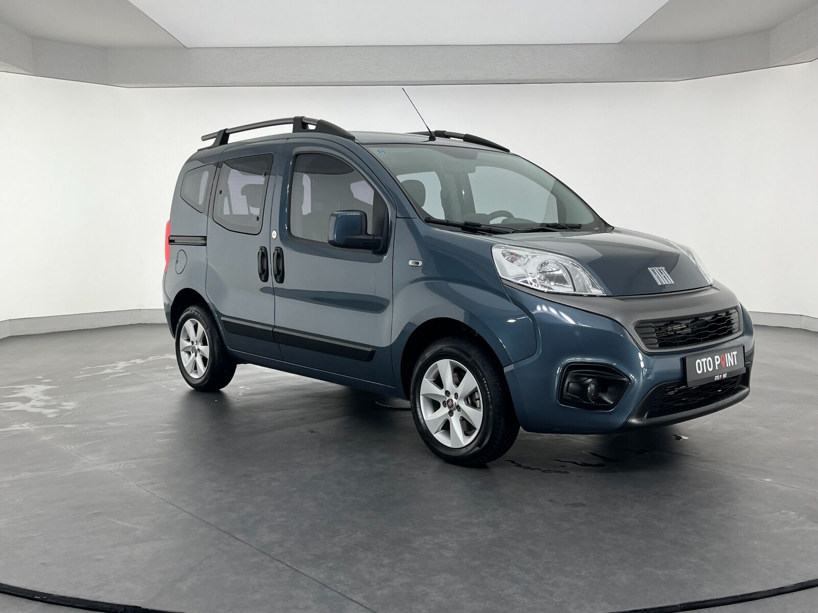 Fiat Fiorino Combi 1.4 Eko Safeline - 2023 - Detay