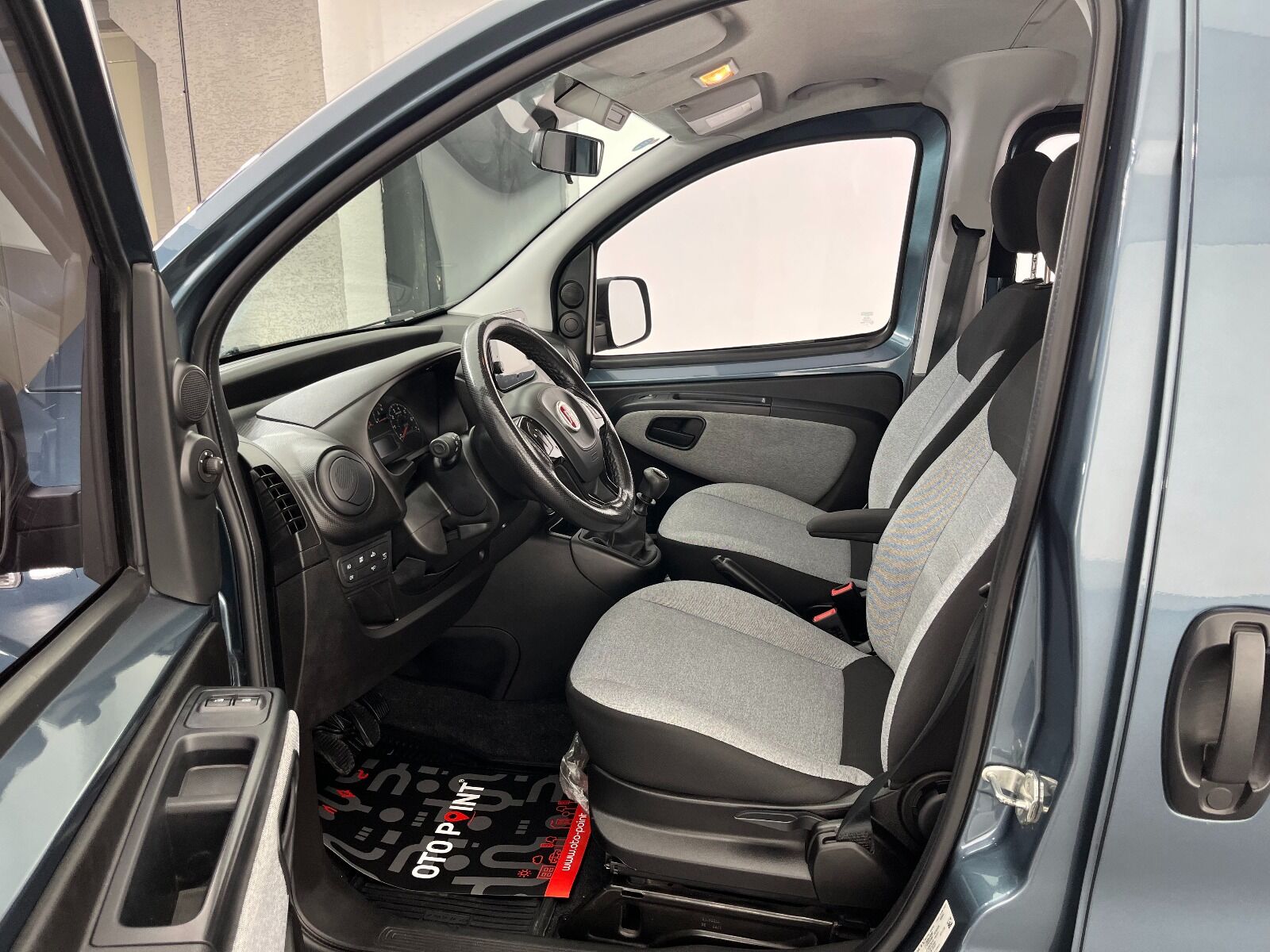 Fiat Fiorino Combi 1.4 Eko Safeline - 2023 - Detay