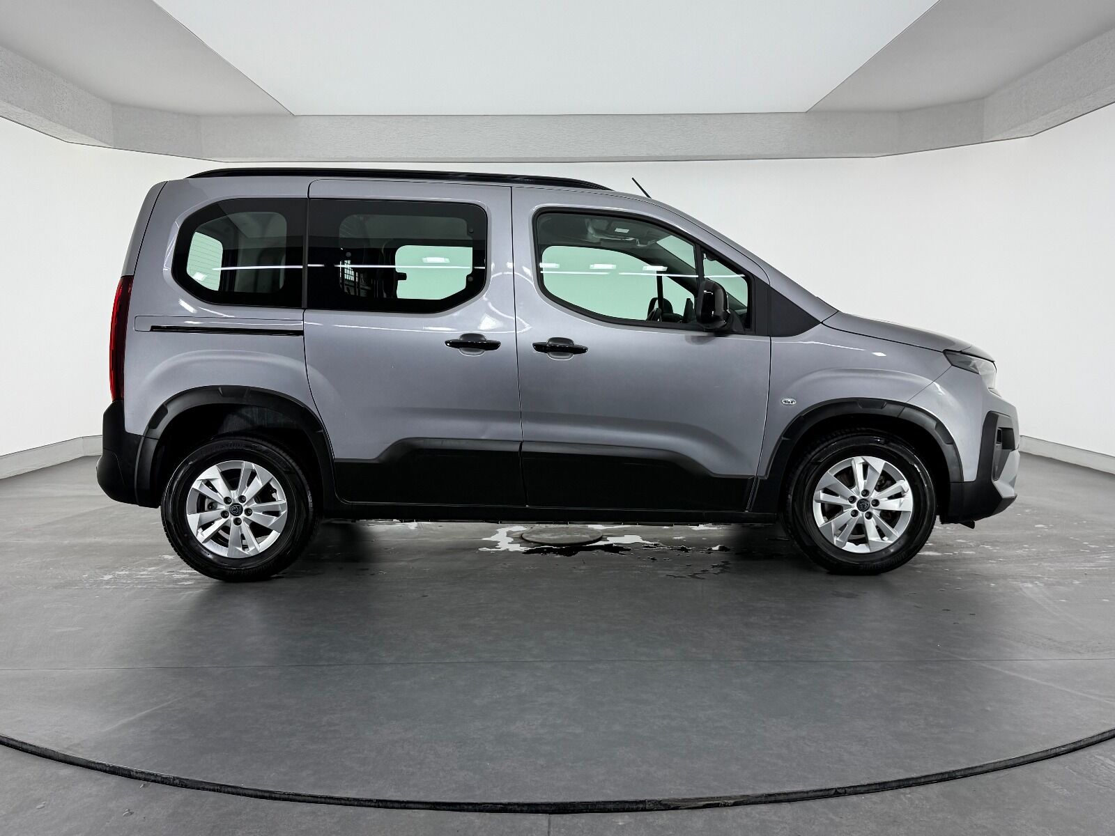 Peugeot Rifter 1.5 BlueHDI Allure EAT8 - 2025 - Detay