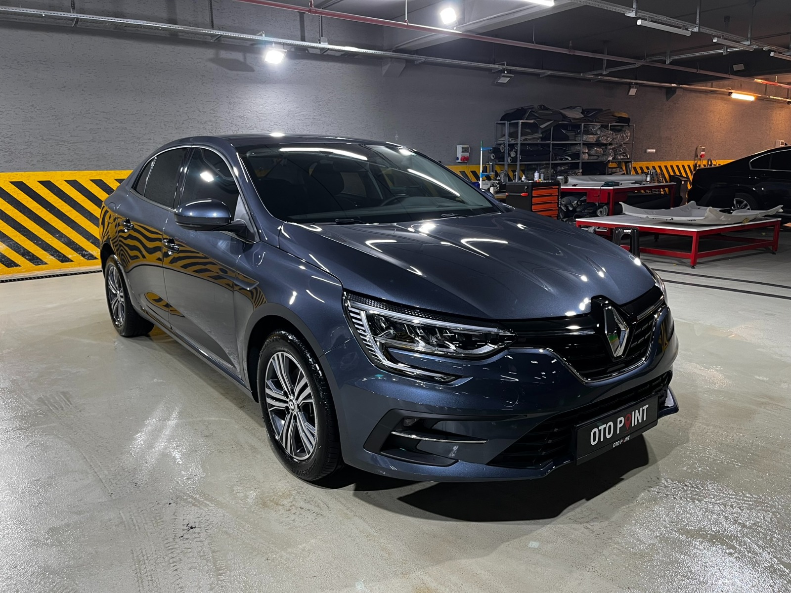 Renault Megane Sedan 1.3 TCe Touch EDC - 2024