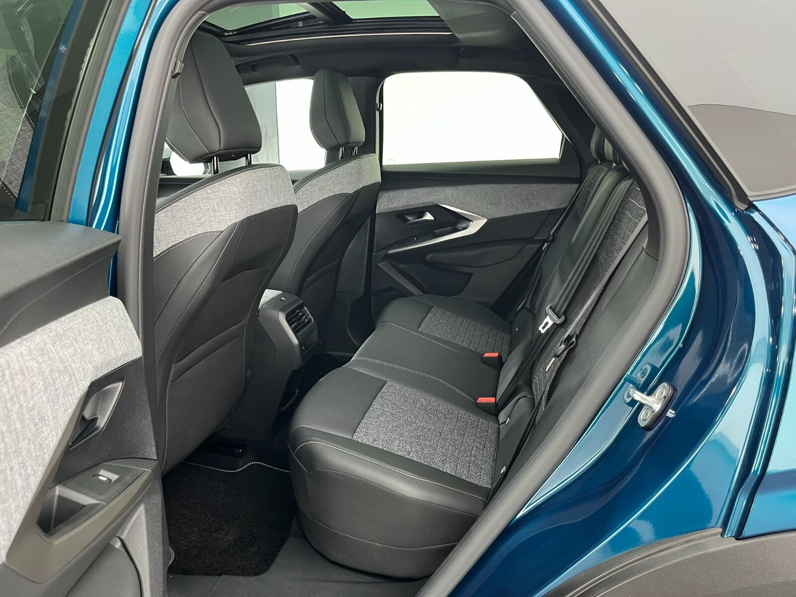 Peugeot 3008 Crossover 1.2 Hybrid Allure eDCS6 - 2025 - Detay