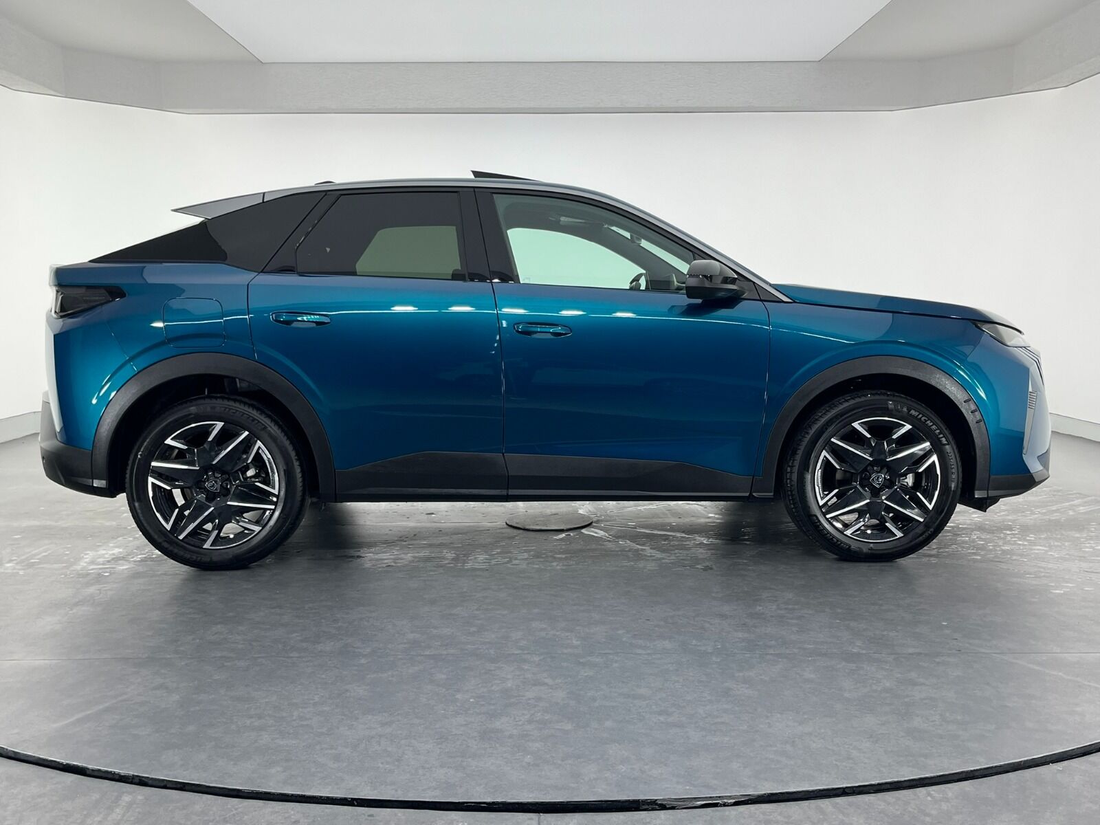 Peugeot 3008 Crossover 1.2 Hybrid Allure eDCS6 - 2025 - Detay