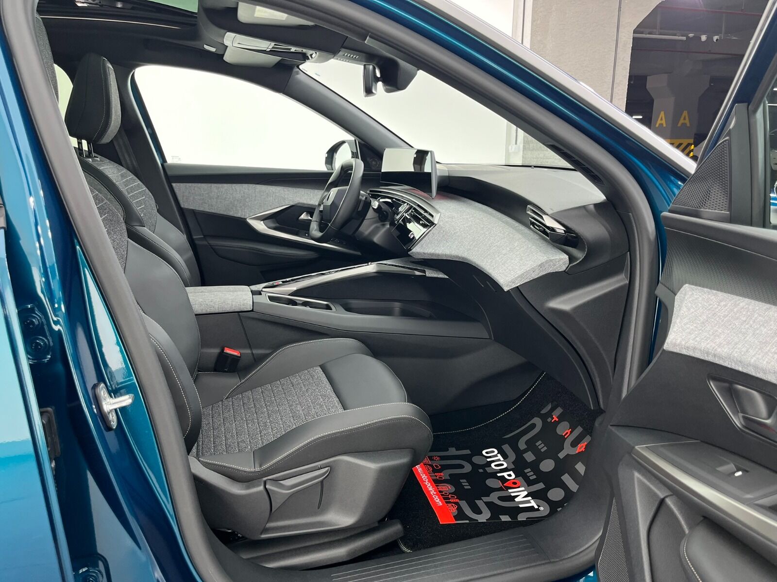 Peugeot 3008 Crossover 1.2 Hybrid Allure eDCS6 - 2025 - Detay