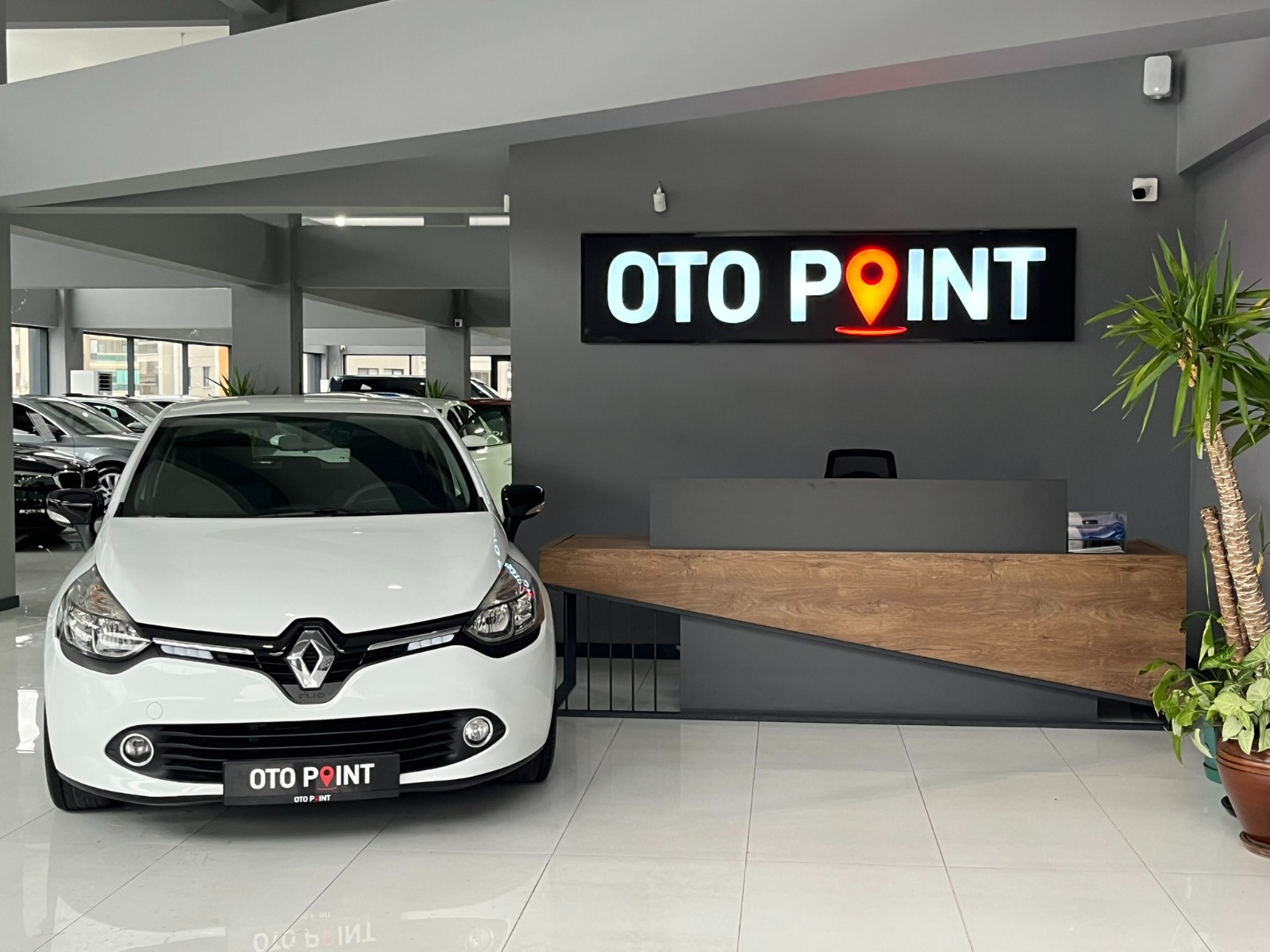 Renault Clio Hatchback 1.5 DCI Touch EDC - 2014