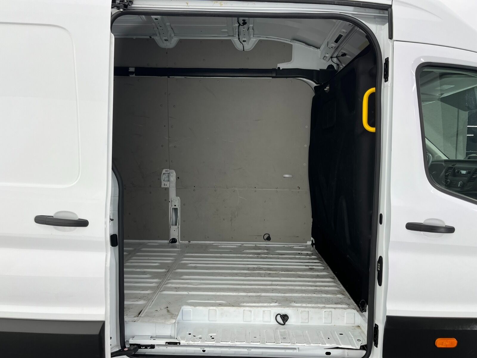 Ford Transit 350 E - 2024 - Detay