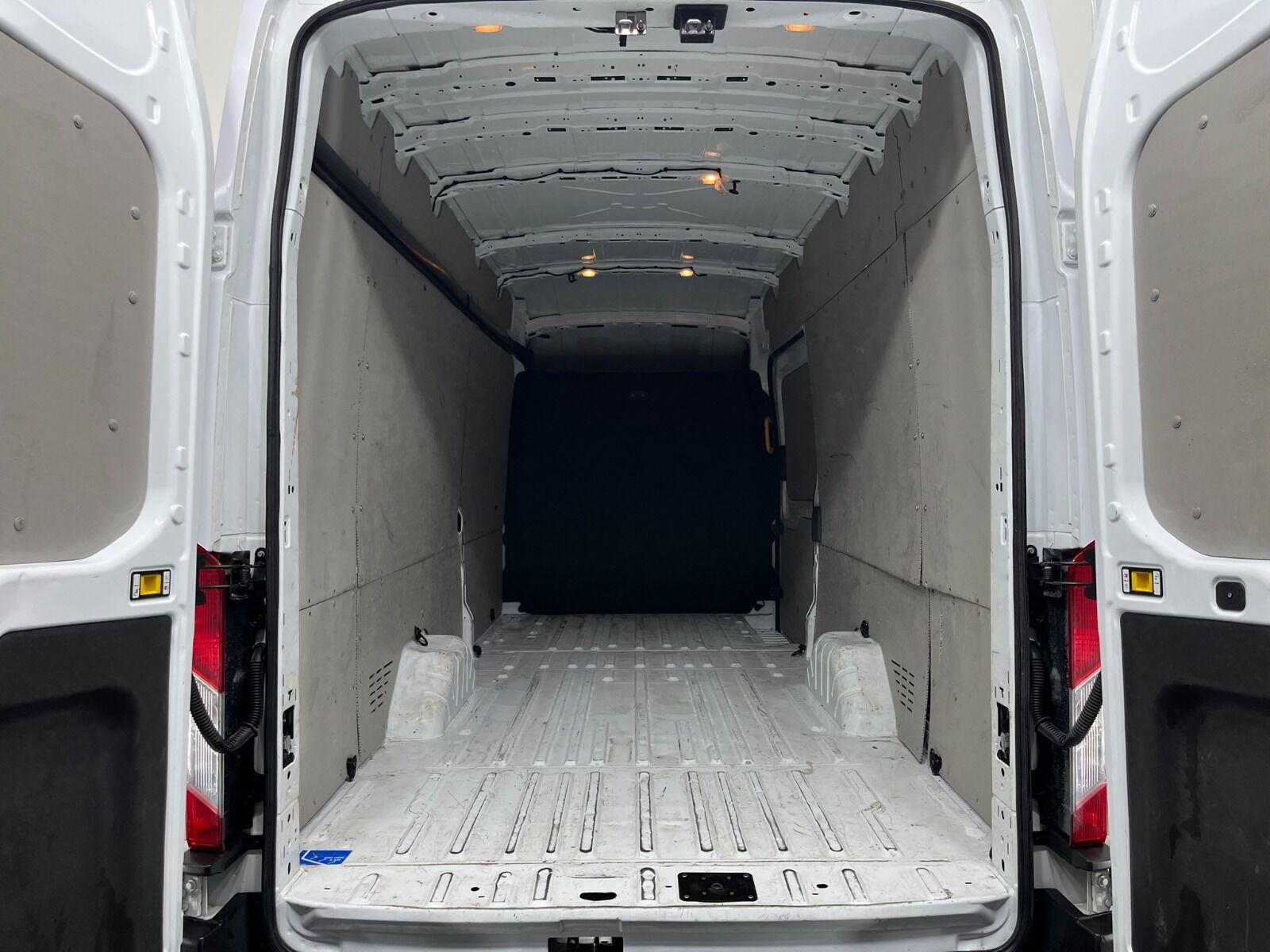 Ford Transit 350 E - 2024 - Detay