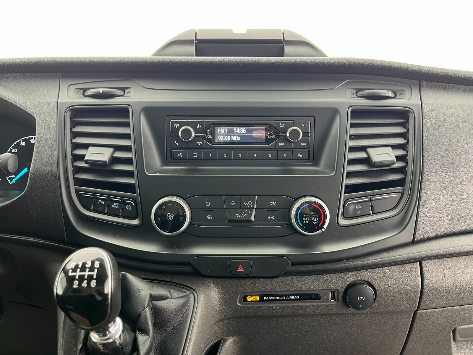 Ford Transit 350 E - 2024 - Detay