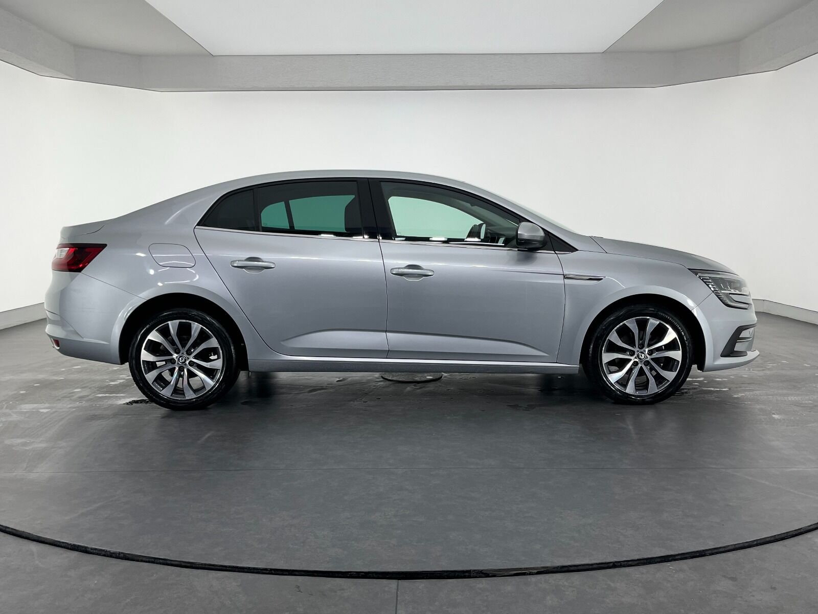 Renault Megane Sedan 1.5 Blue DCI Icon EDC - 2024 - Detay