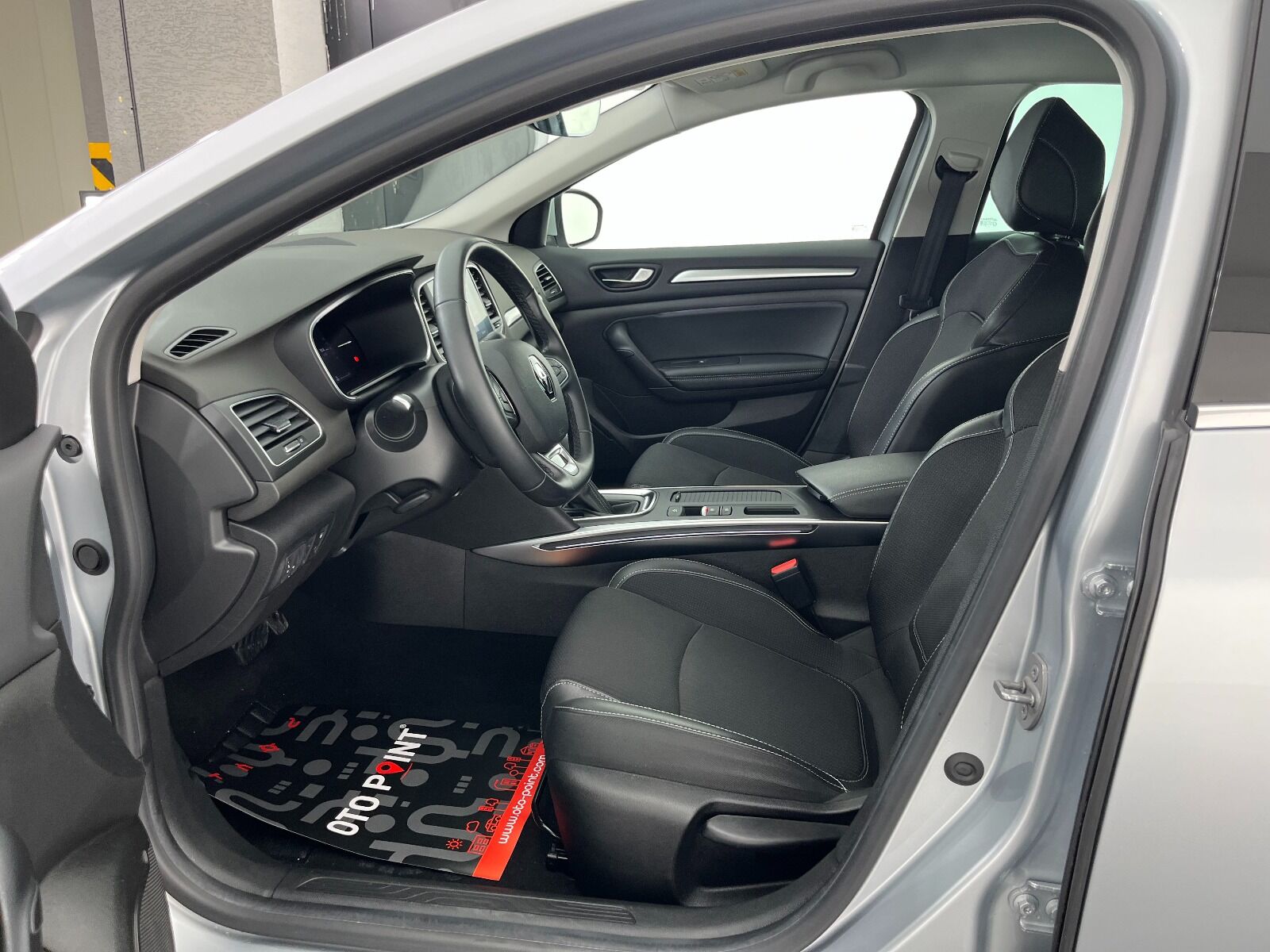 Renault Megane Sedan 1.5 Blue DCI Icon EDC - 2024 - Detay