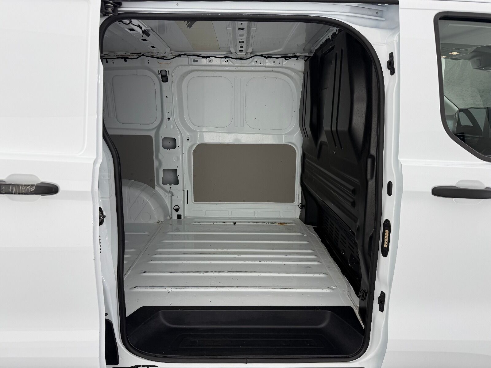 Ford Transit Custom 2.0 EcoBlue TDCi UPG 320 S Trend - 2023 - Detay