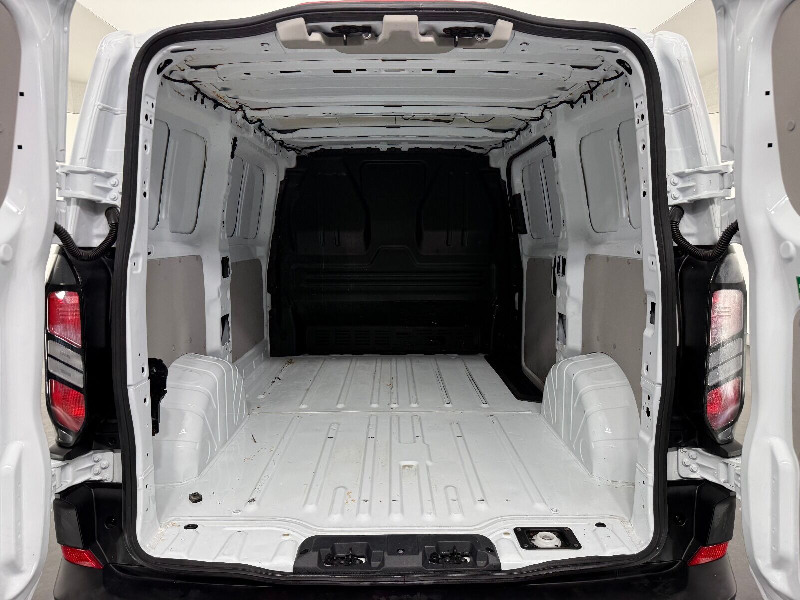 Ford Transit Custom 2.0 EcoBlue TDCi UPG 320 S Trend - 2023 - Detay
