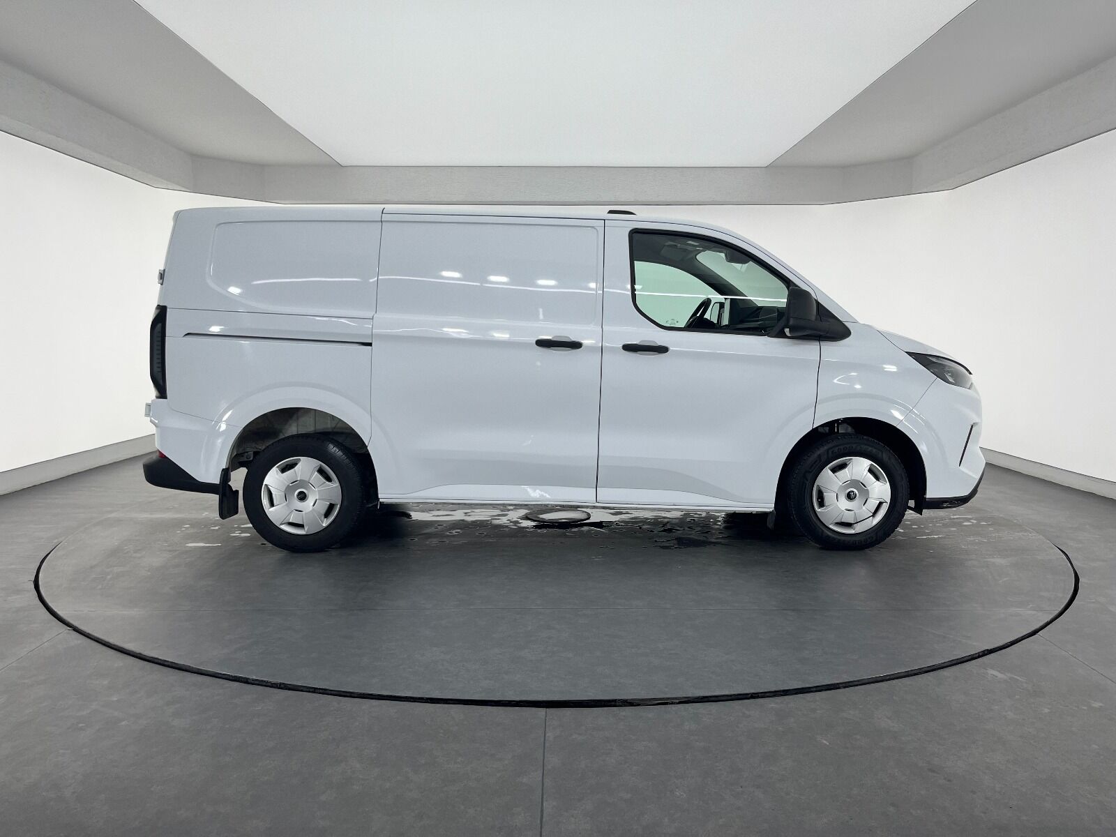 Ford Transit Custom Van 2.0 EcoBlue Upgrade 320 S Deluxe Otomatik - 2023 - Detay
