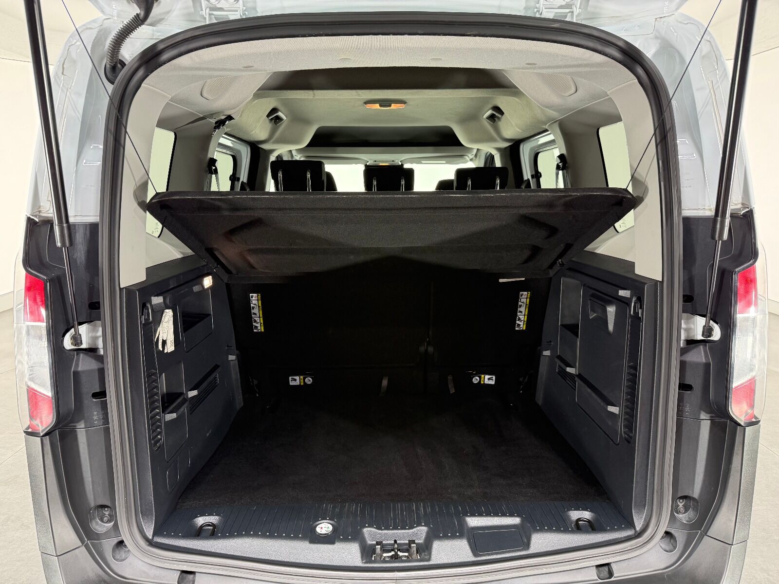 Ford Tourneo Courier 1.0 EcoBoost Deluxe - 2025 - Detay