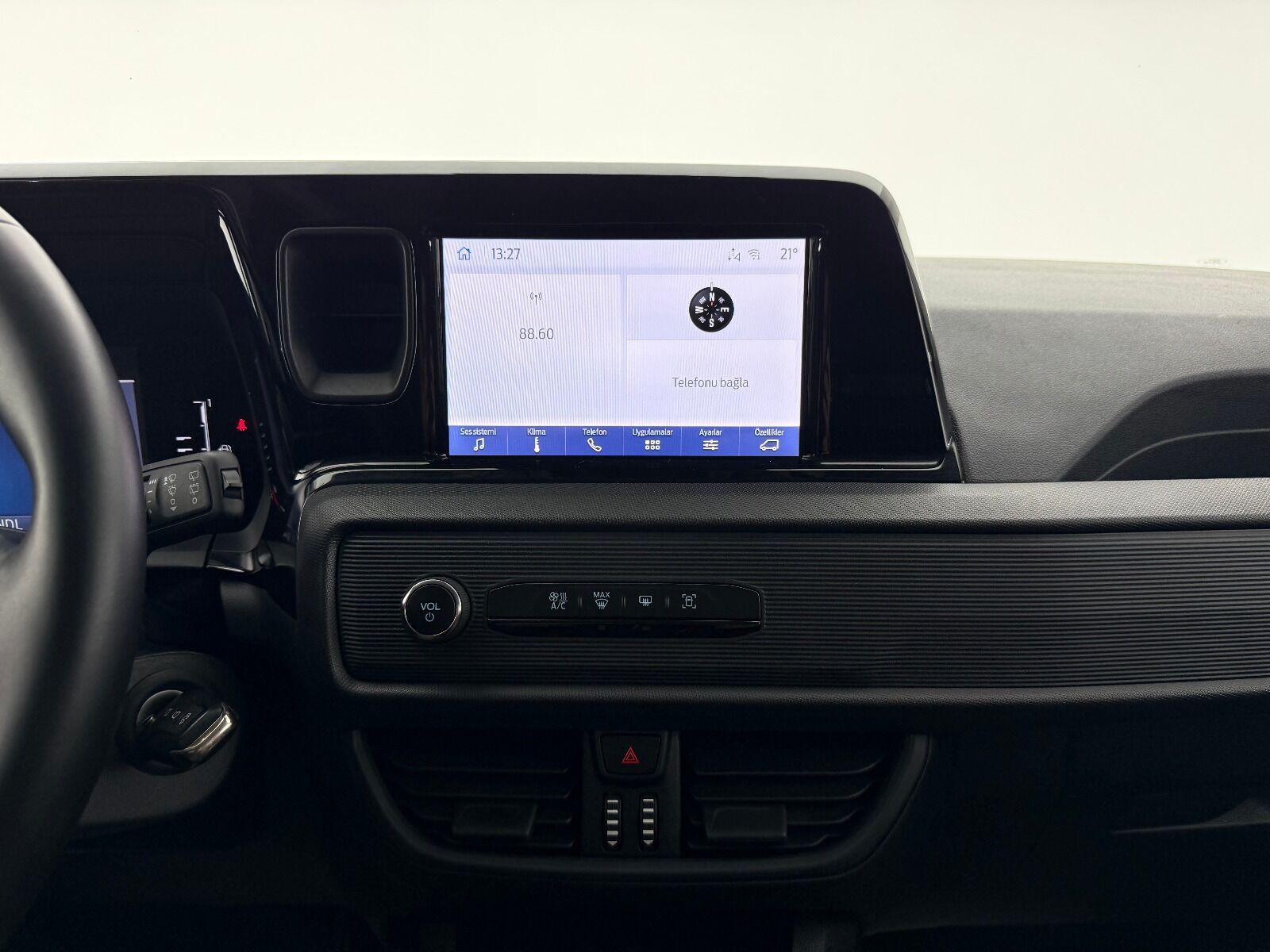 Ford Tourneo Courier 1.0 EcoBoost Deluxe - 2025 - Detay