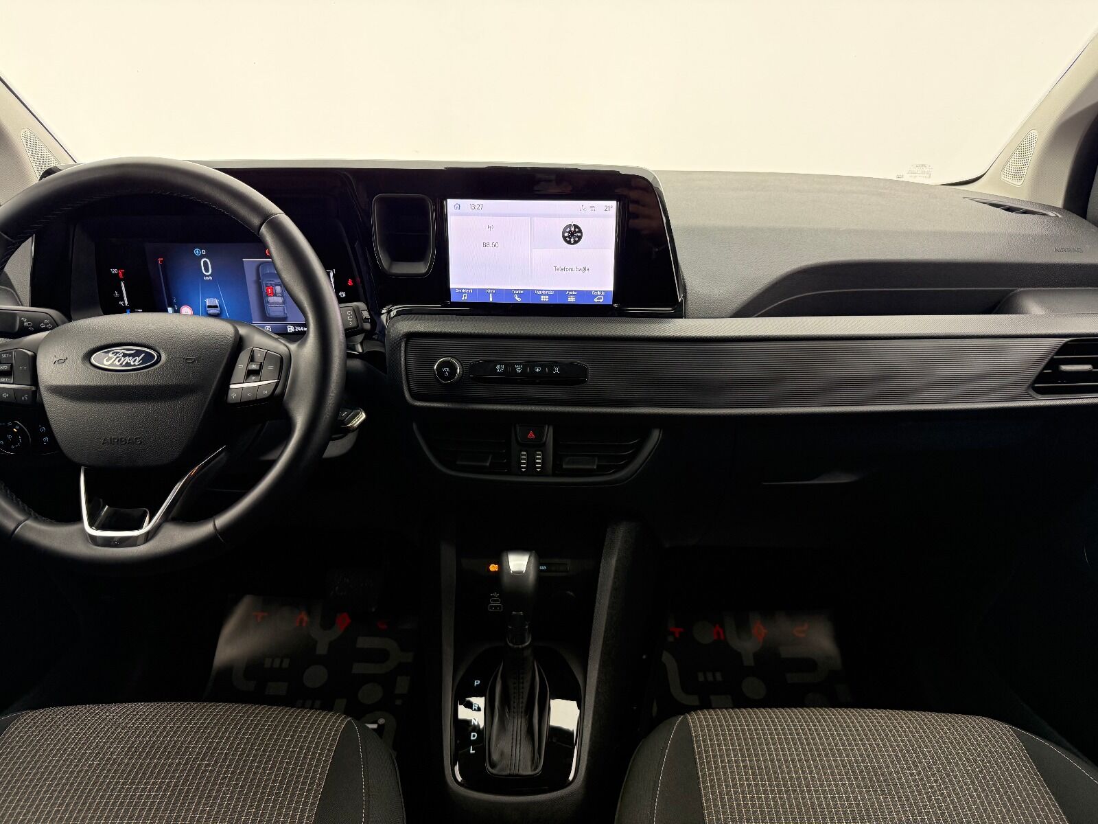 Ford Tourneo Courier 1.0 EcoBoost Deluxe - 2025 - Detay