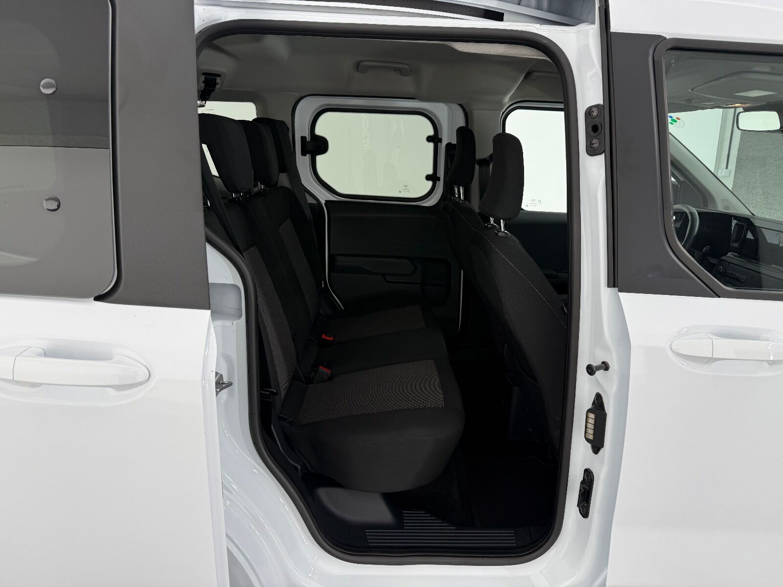 Ford Tourneo Courier 1.0 EcoBoost Deluxe - 2025 - Detay