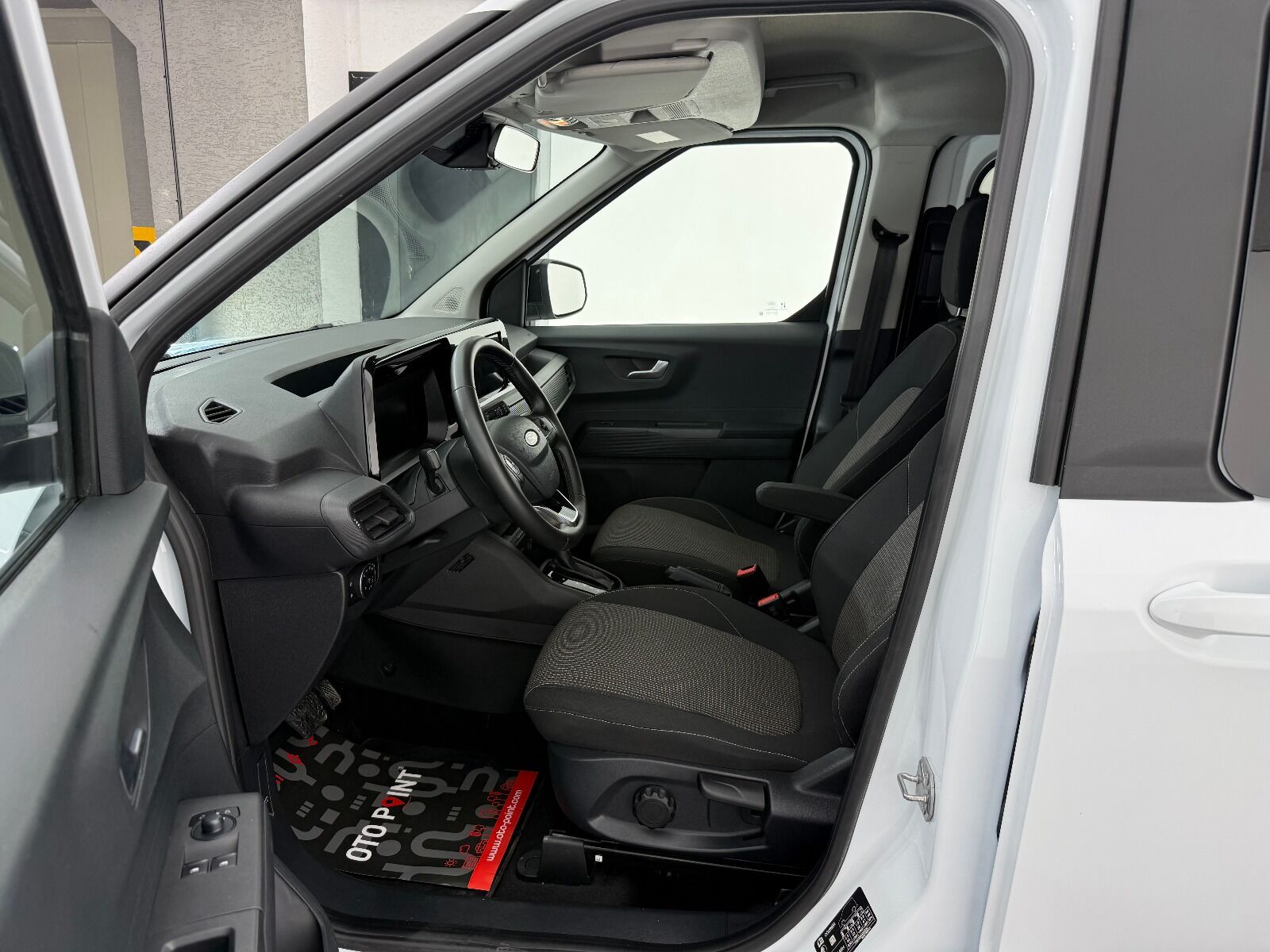 Ford Tourneo Courier 1.0 EcoBoost Deluxe - 2025 - Detay