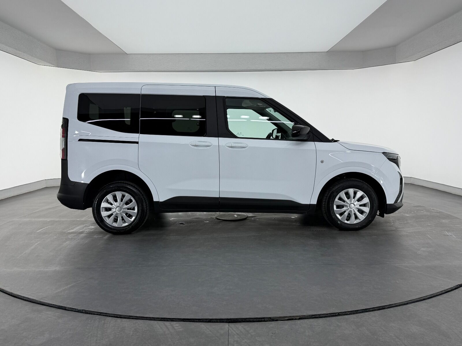 Ford Tourneo Courier 1.0 EcoBoost Deluxe - 2025 - Detay