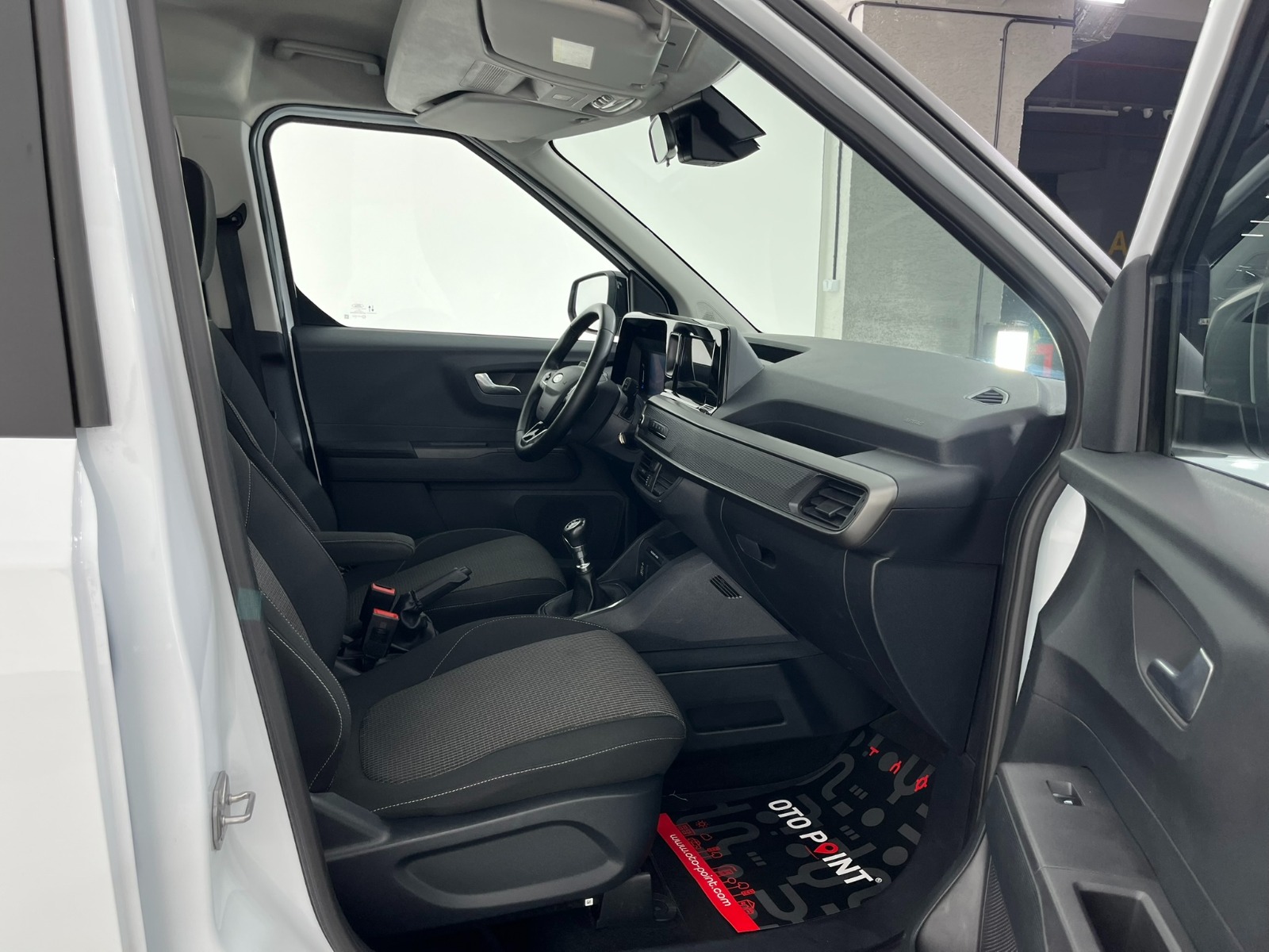 Ford Tourneo Courier Kombi 1.5 EcoBlue Deluxe - 2024 - Detay