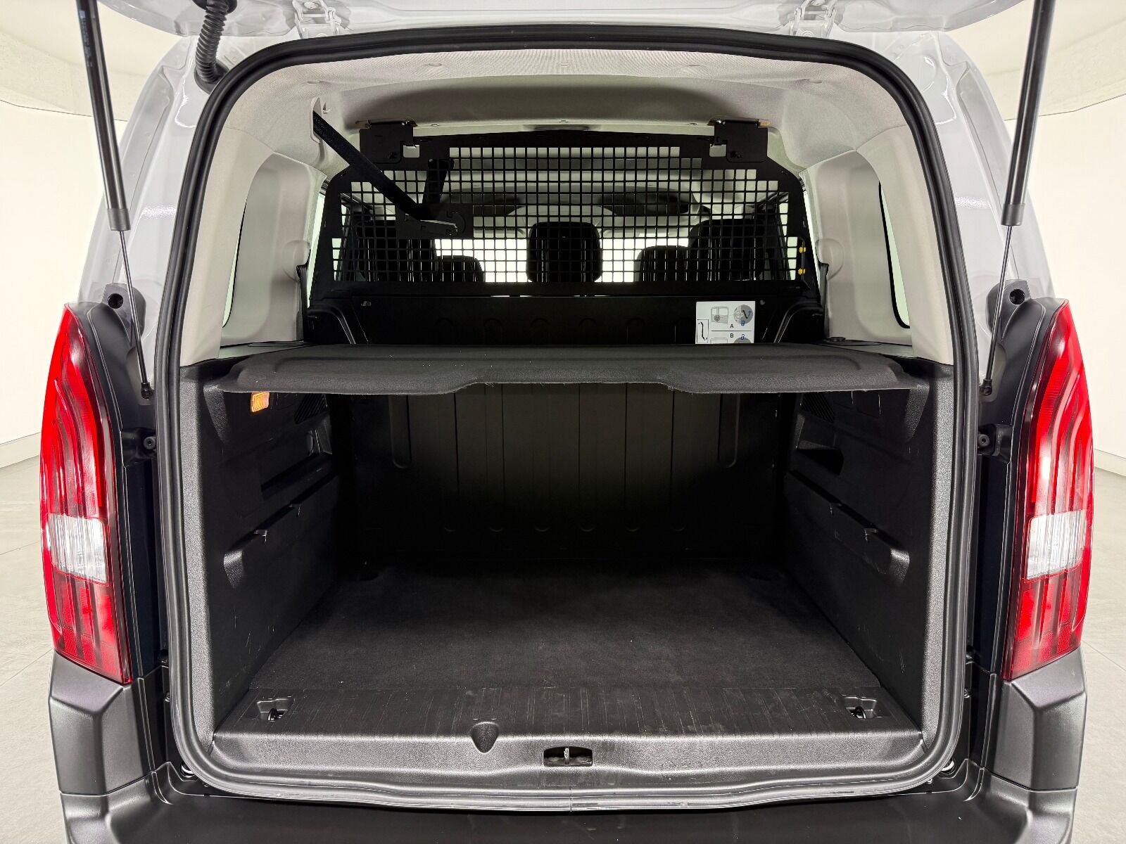 Peugeot Rifter 1.5 BlueHDI Allure EAT8 - 2025 - Detay