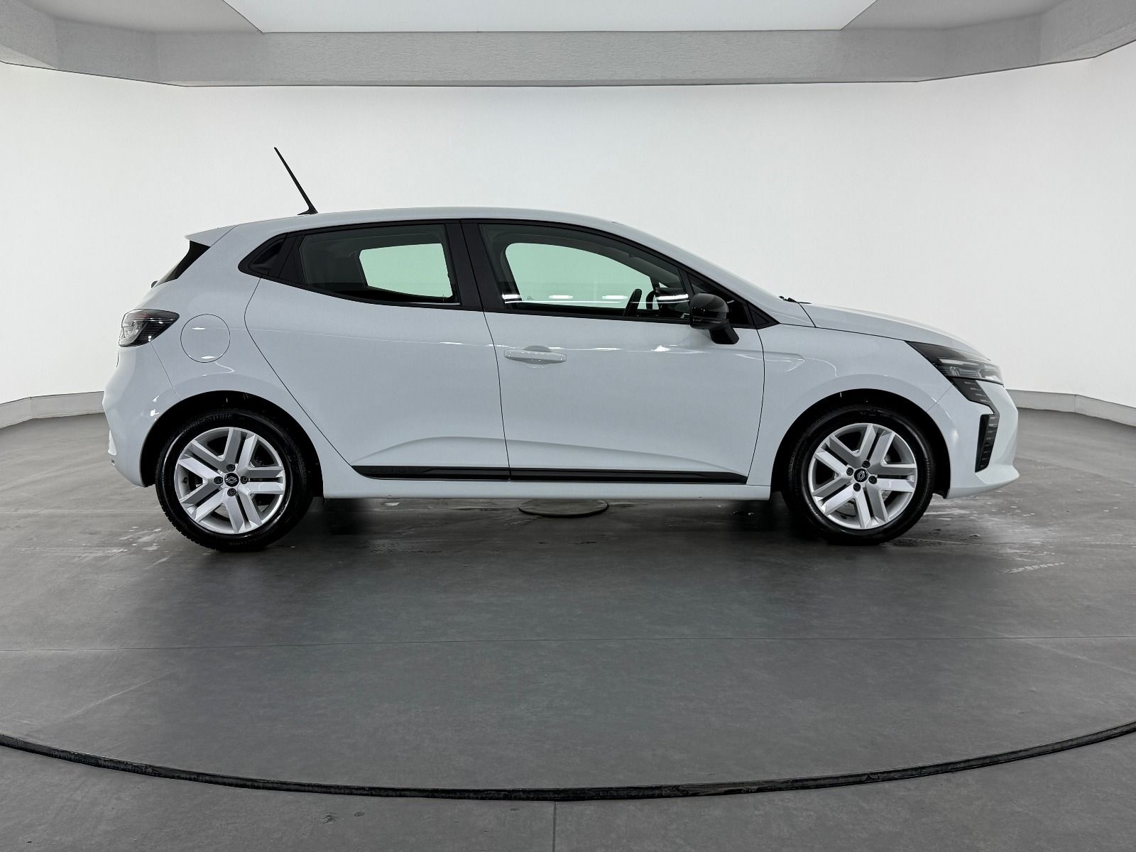 Renault Clio 1.0 TCE Evolution X-Tronic - 2026 - Detay