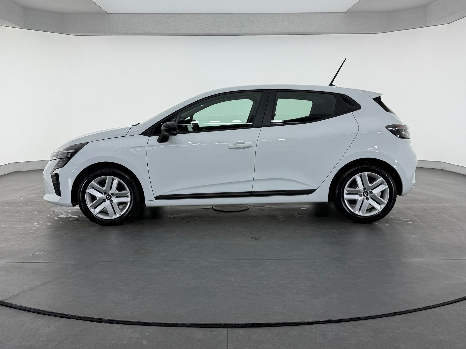 Renault Clio 1.0 TCE Evolution X-Tronic - 2026 - Detay