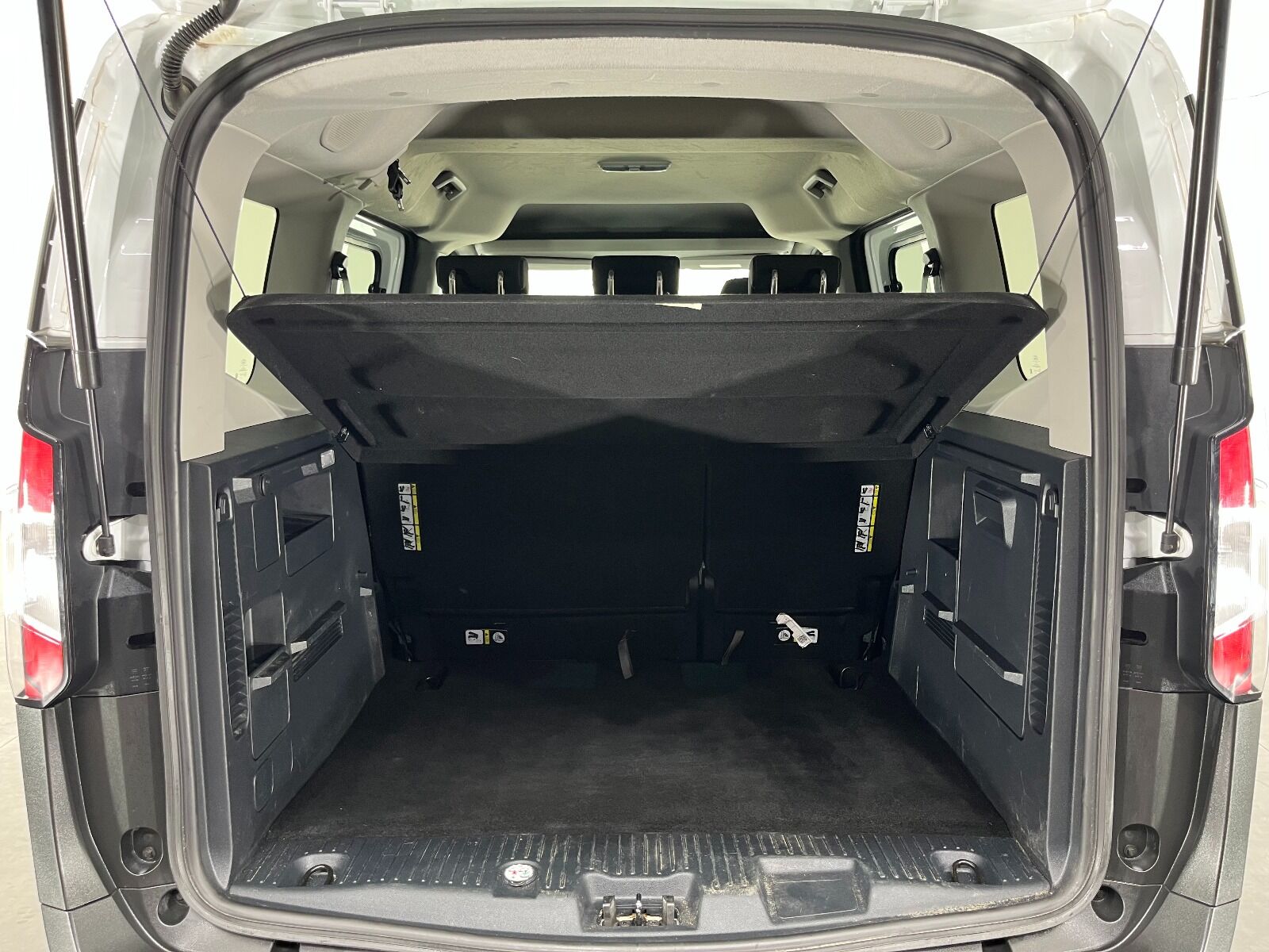 Ford Tourneo Courier Kombi 1.5 EcoBlue Deluxe - 2025 - Detay