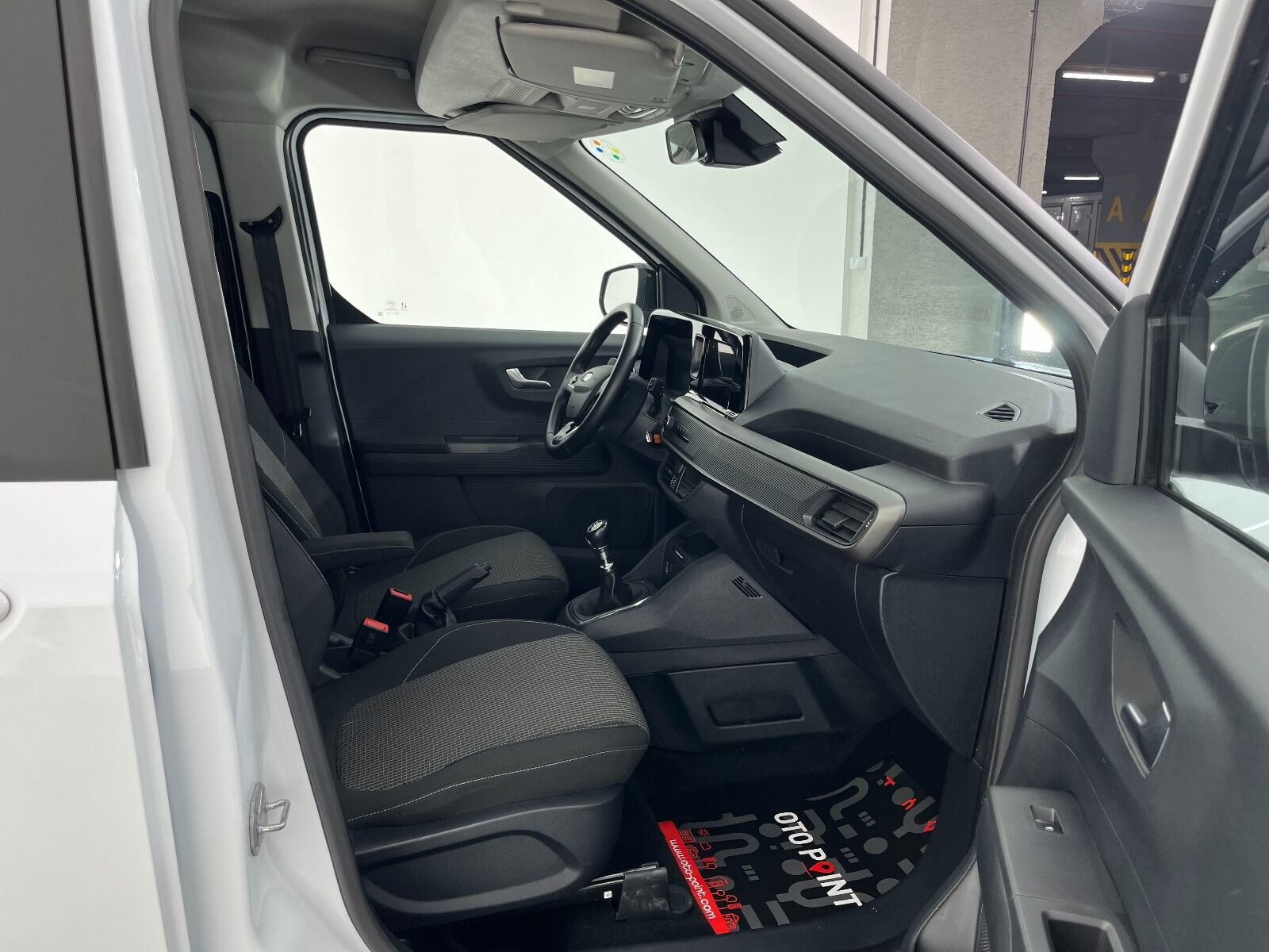 Ford Tourneo Courier Kombi 1.5 EcoBlue Deluxe - 2025 - Detay