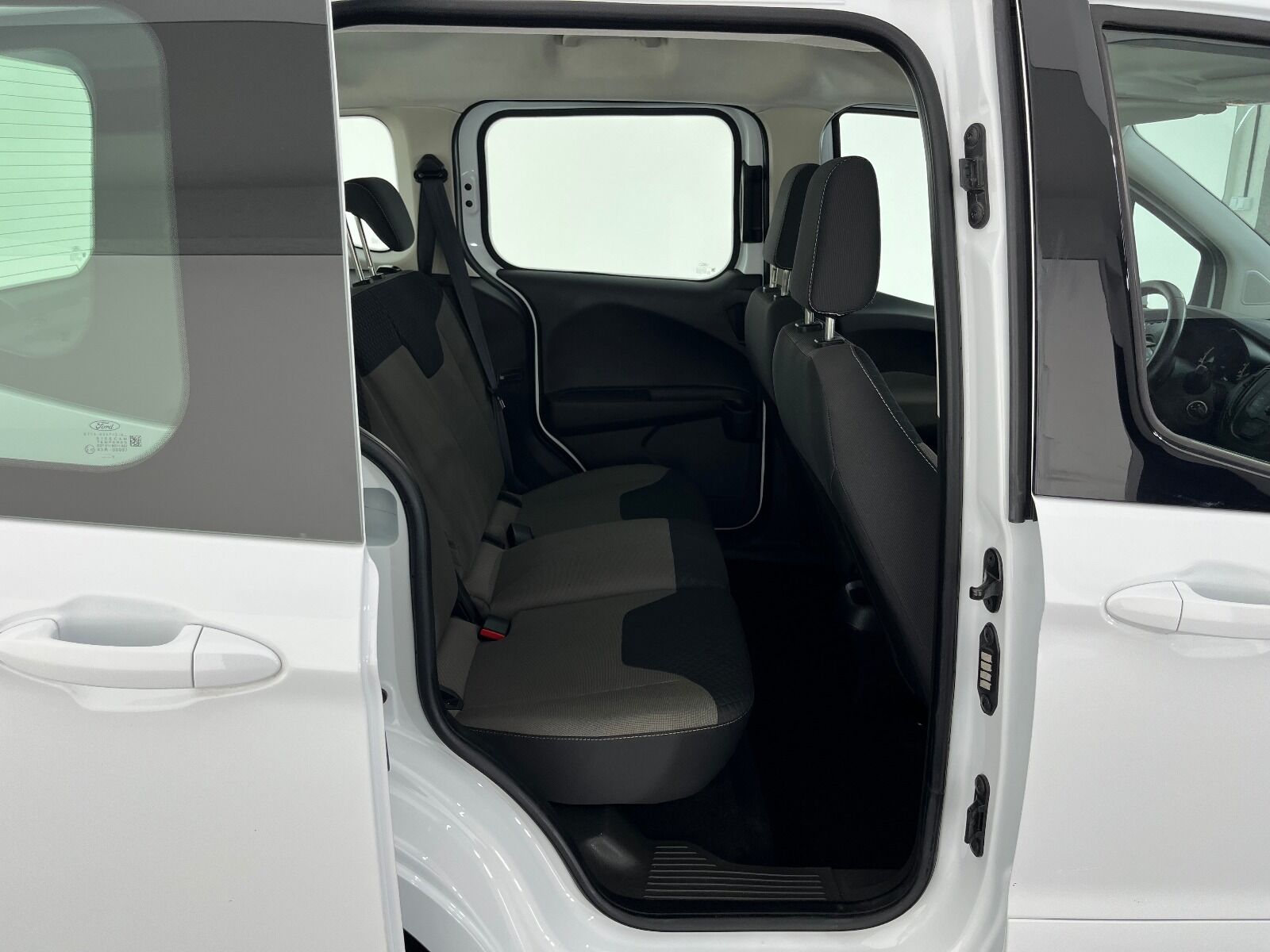 Ford Tourneo Courier 1.5 TDCI Deluxe - 2023 - Detay