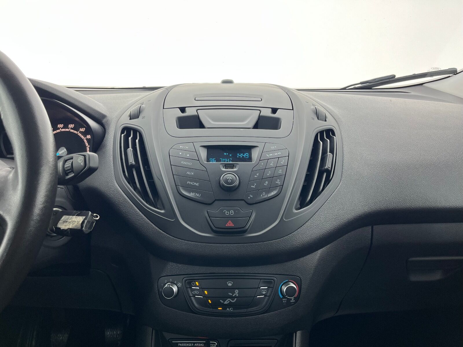 Ford Tourneo Courier 1.5 TDCI Deluxe - 2023 - Detay