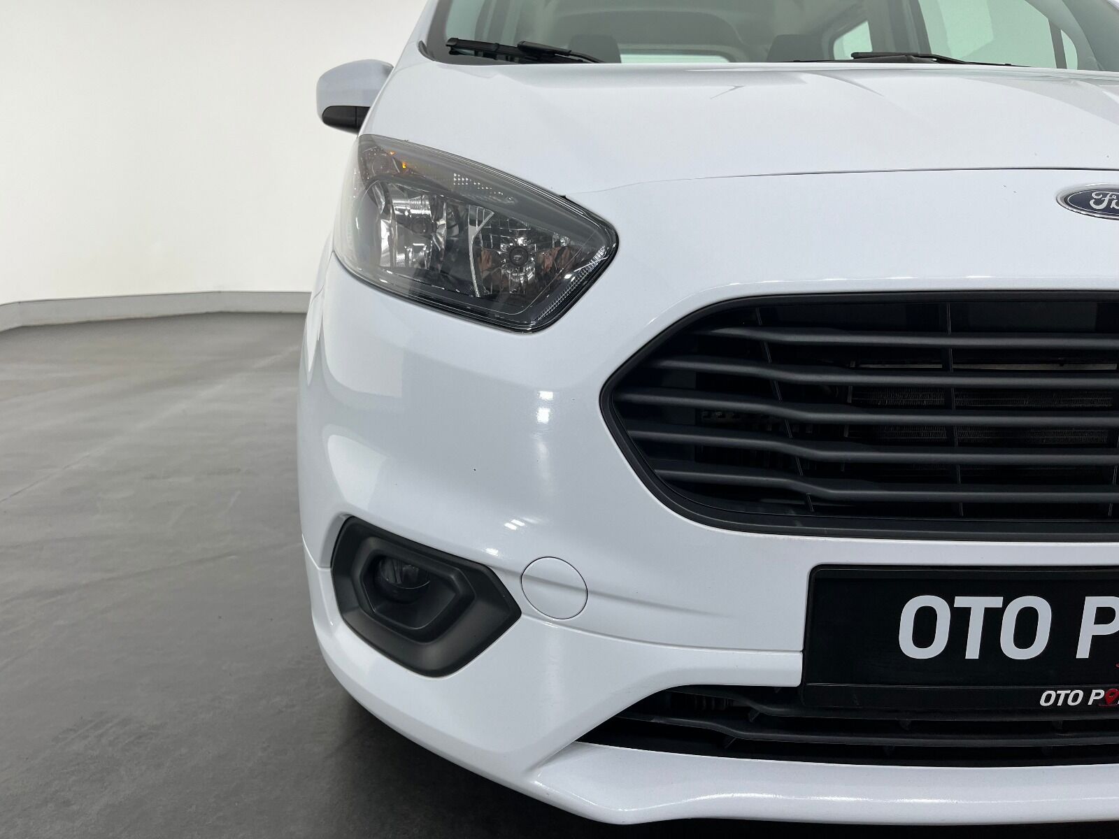Ford Tourneo Courier 1.5 TDCI Deluxe - 2023 - Detay