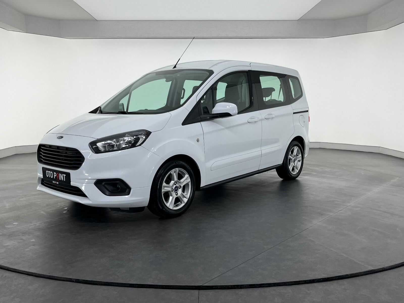 Ford Tourneo Courier 1.5 TDCI Deluxe - 2023 - Detay