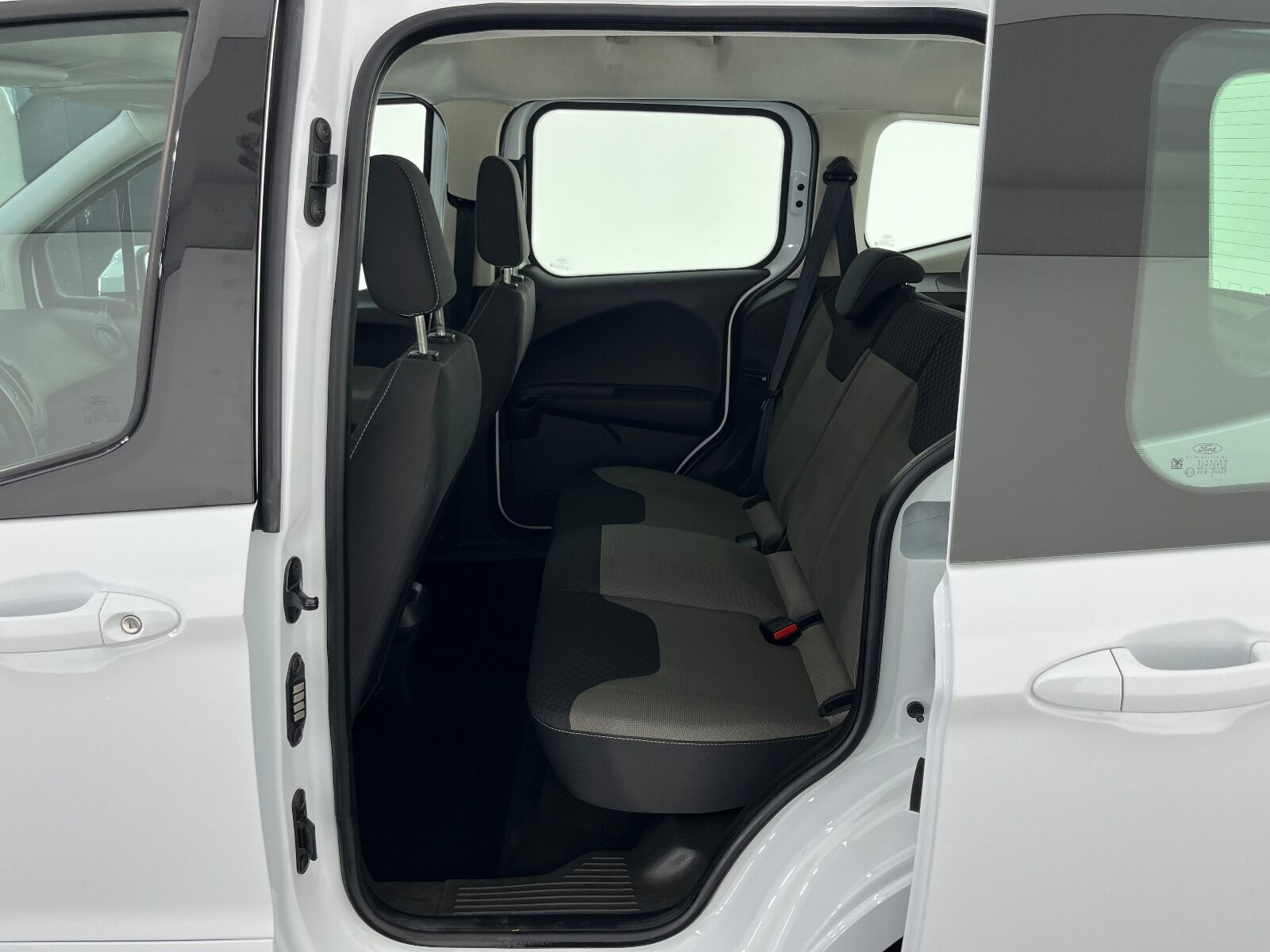 Ford Tourneo Courier 1.5 TDCI Deluxe - 2023 - Detay