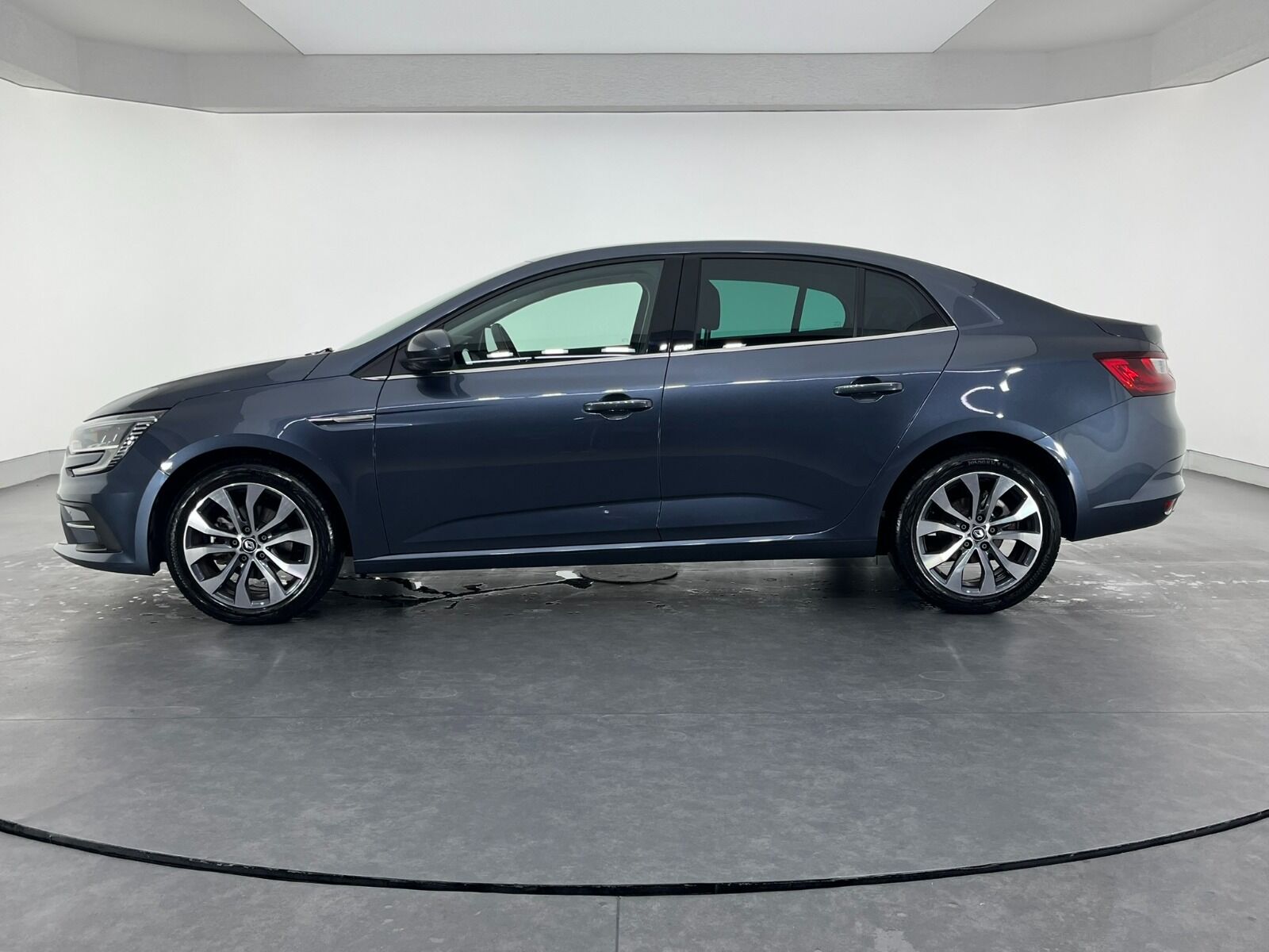Renault Megane Sedan 1.3 TCe Icon EDC - 2025 - Detay