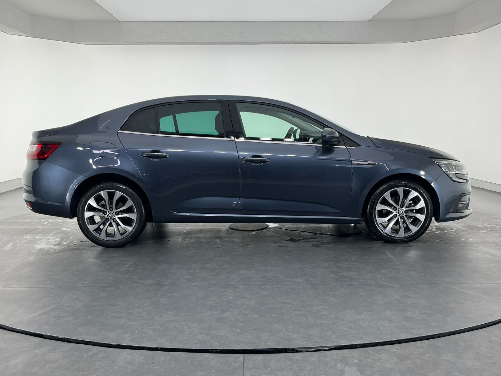 Renault Megane Sedan 1.3 TCe Icon EDC - 2025 - Detay