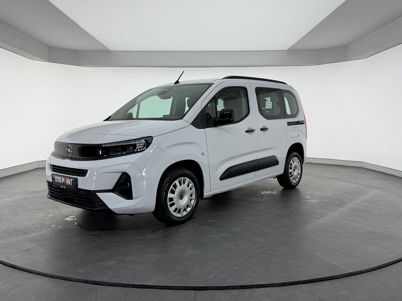 Opel Combo 1.5 D Essential - 2026 - Detay