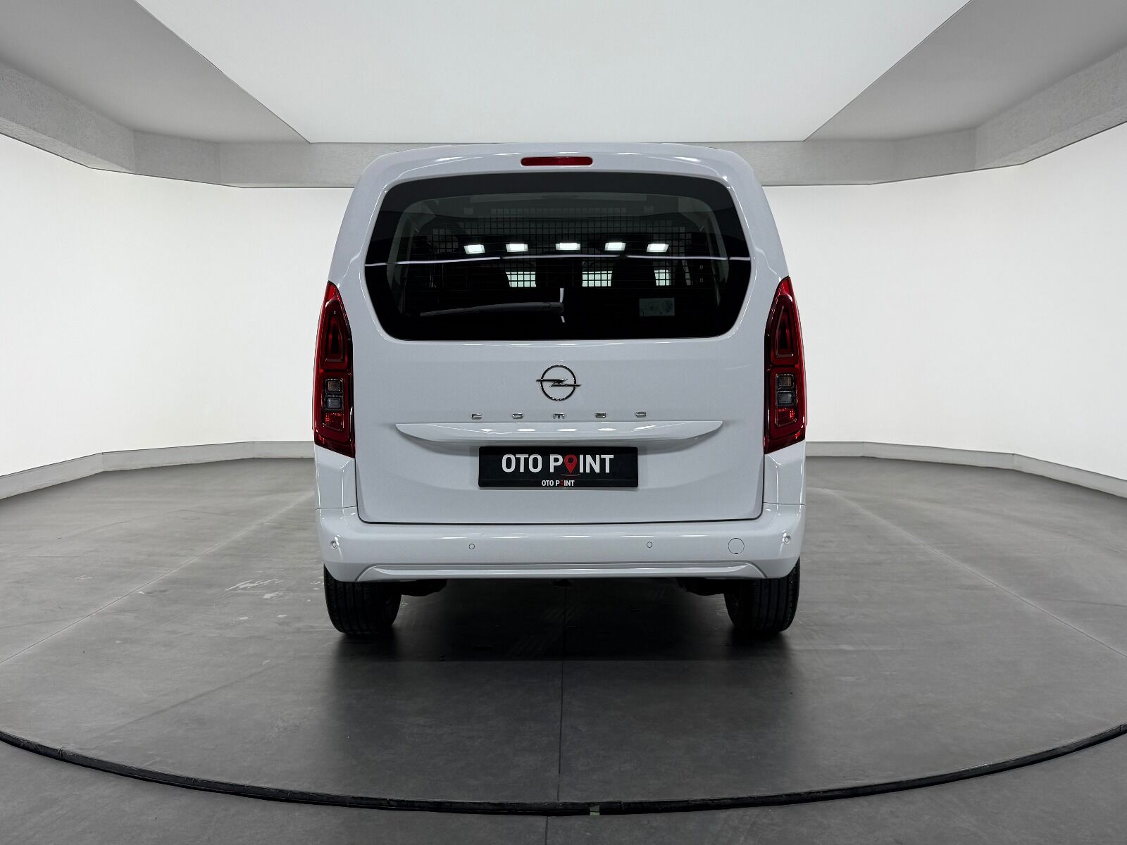 Opel Combo 1.5 D Essential - 2026 - Detay