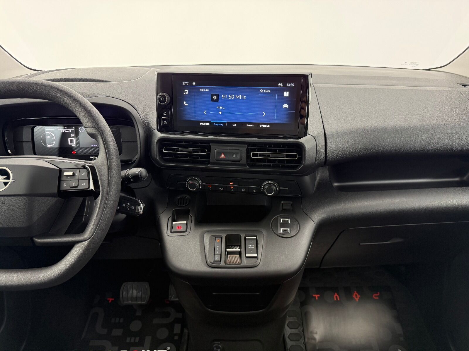 Opel Combo 1.5 D Essential - 2026 - Detay