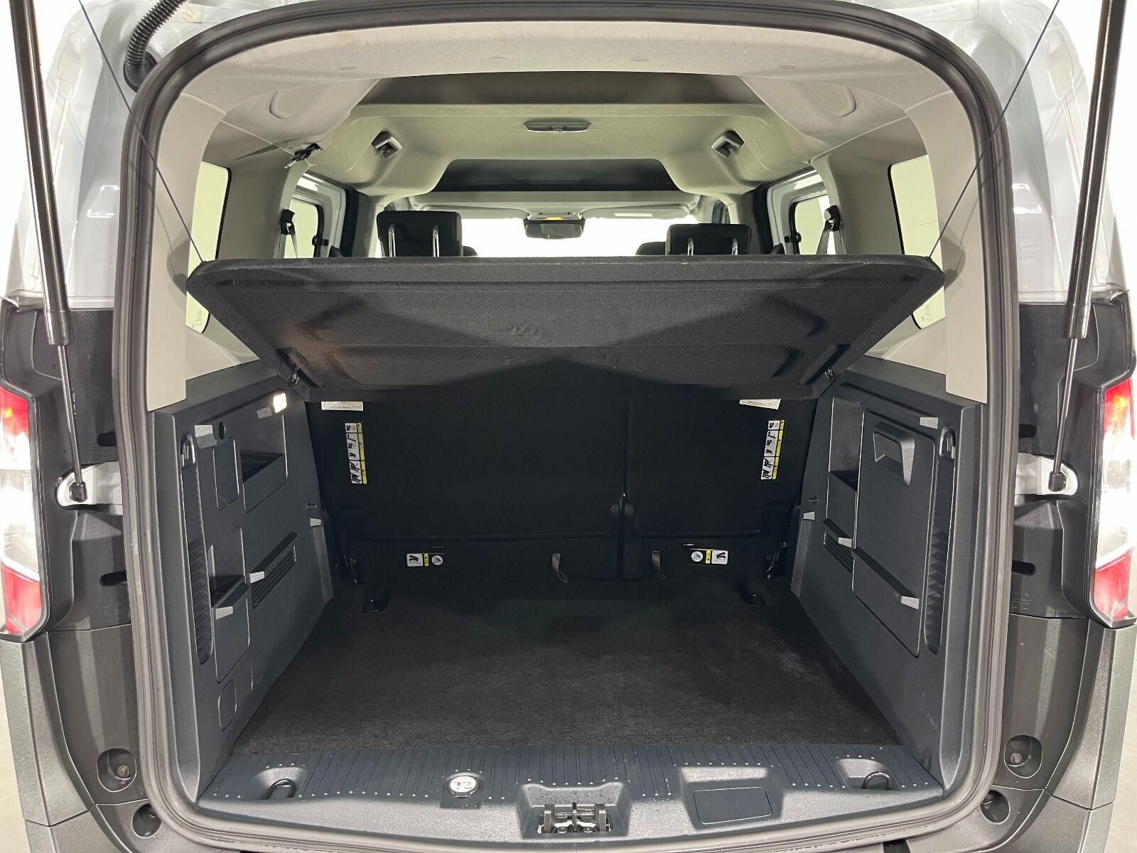 Ford Tourneo Courier Kombi 1.5 EcoBlue Deluxe - 2025 - Detay