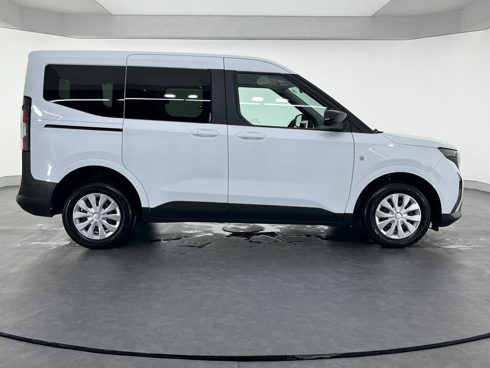 Ford Tourneo Courier Kombi 1.5 EcoBlue Deluxe - 2025 - Detay