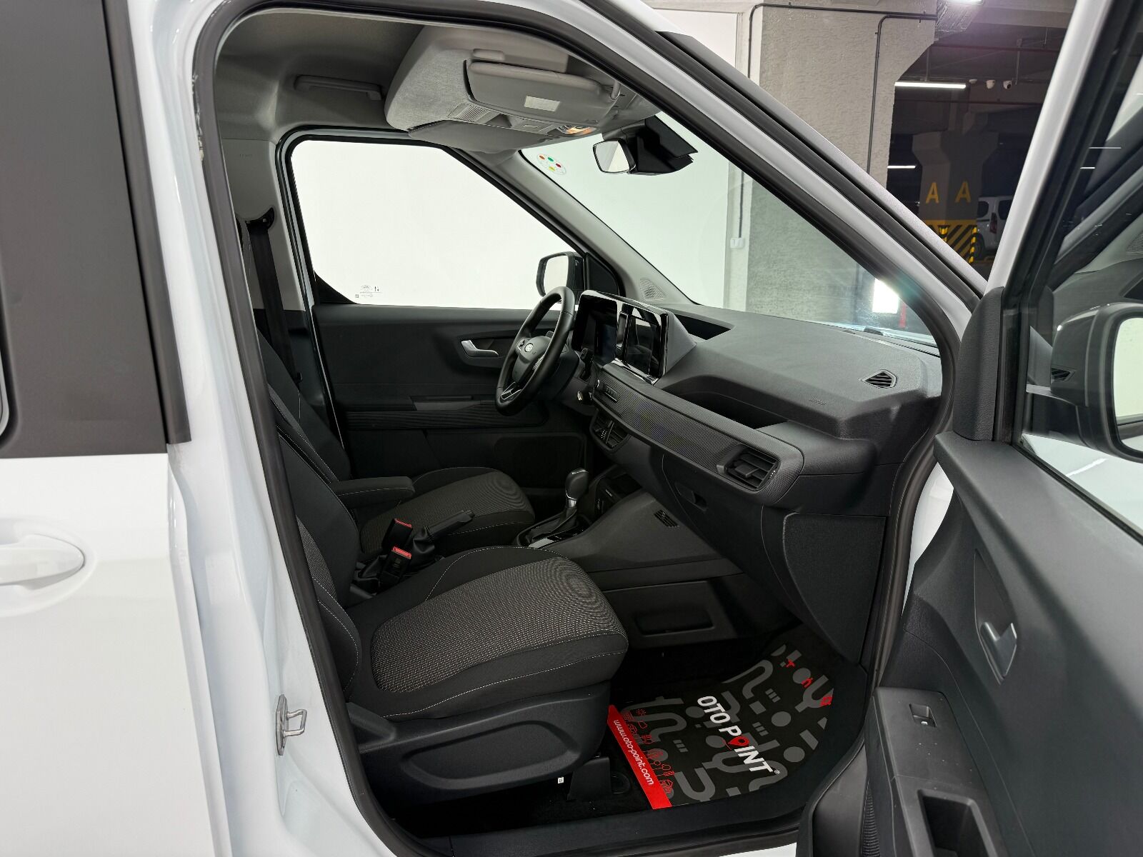 Ford Tourneo Courier 1.0 EcoBoost Deluxe - 2025 - Detay