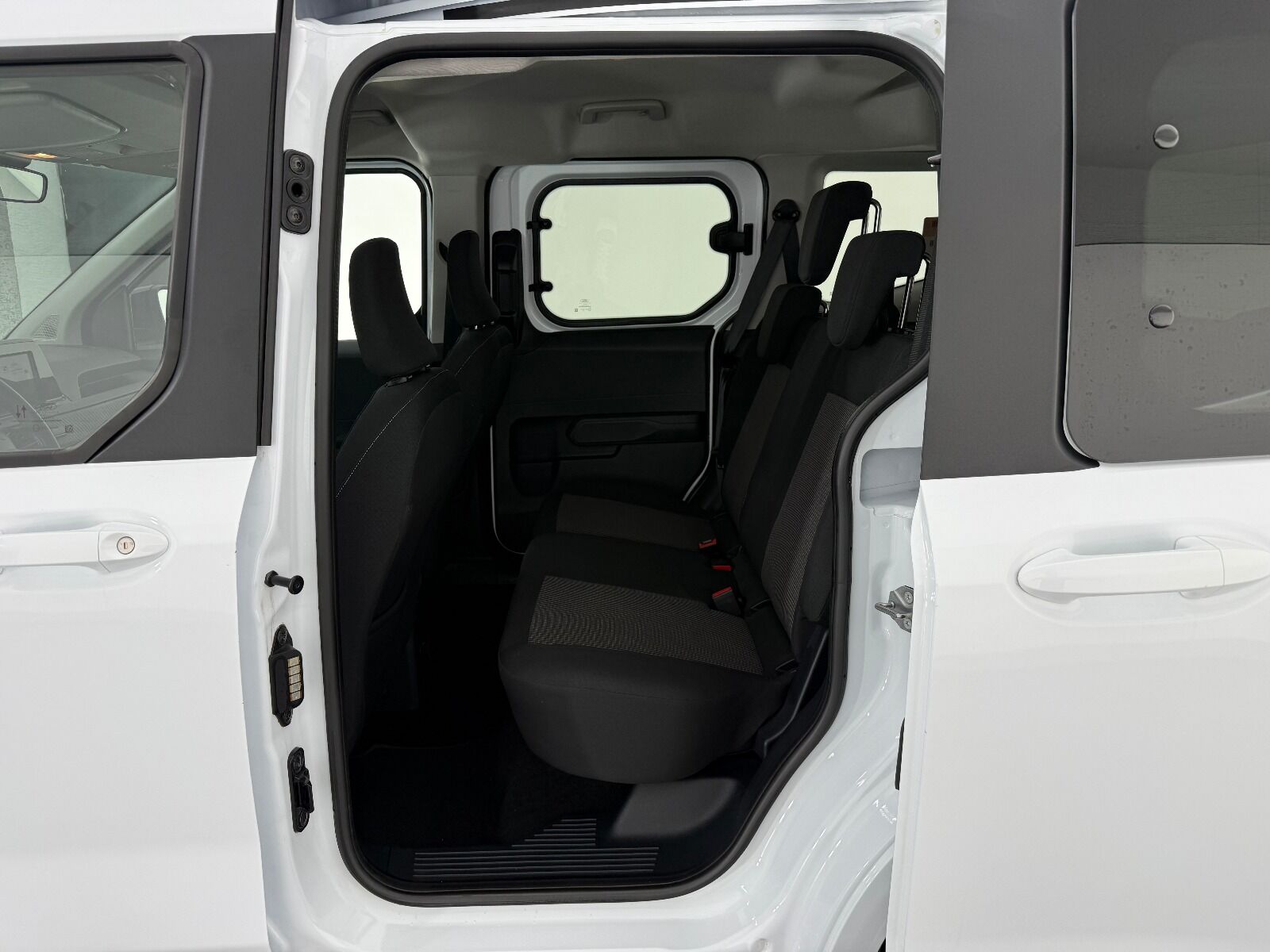 Ford Tourneo Courier 1.0 EcoBoost Deluxe - 2025 - Detay