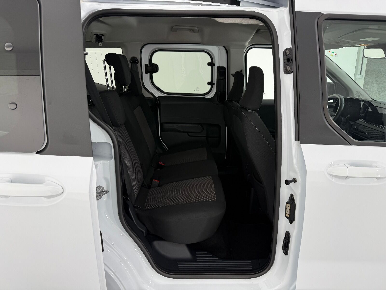 Ford Tourneo Courier 1.0 EcoBoost Deluxe - 2025 - Detay