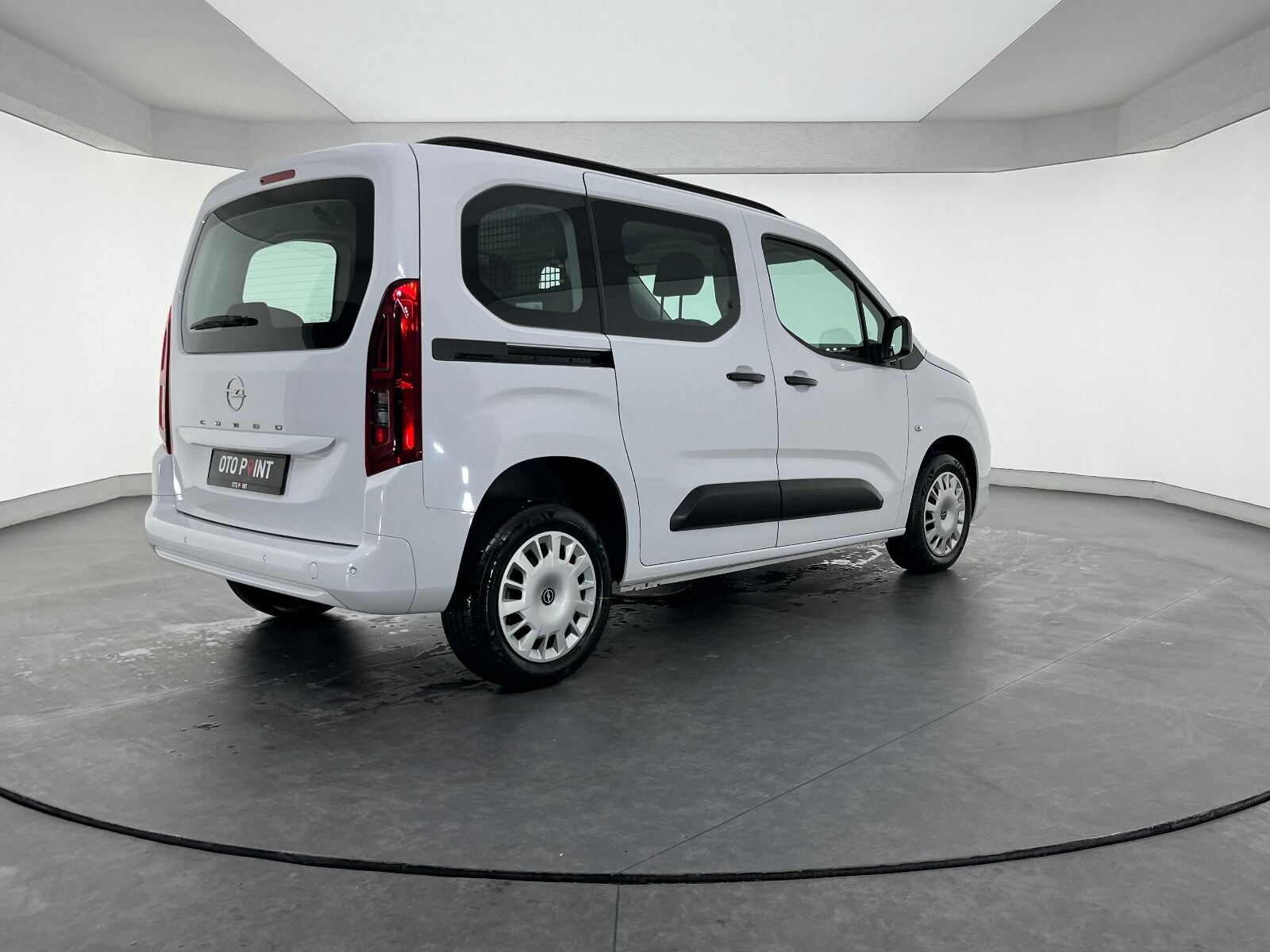 Opel Combo 1.5 D Essential - 2025 - Detay