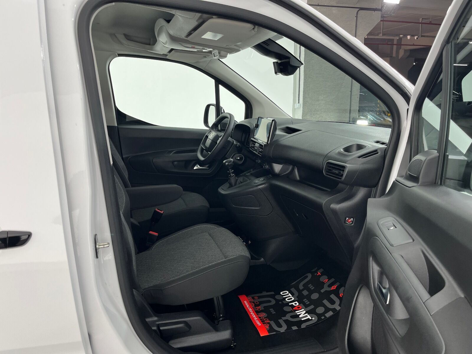 Opel Combo 1.5 D Essential - 2025 - Detay